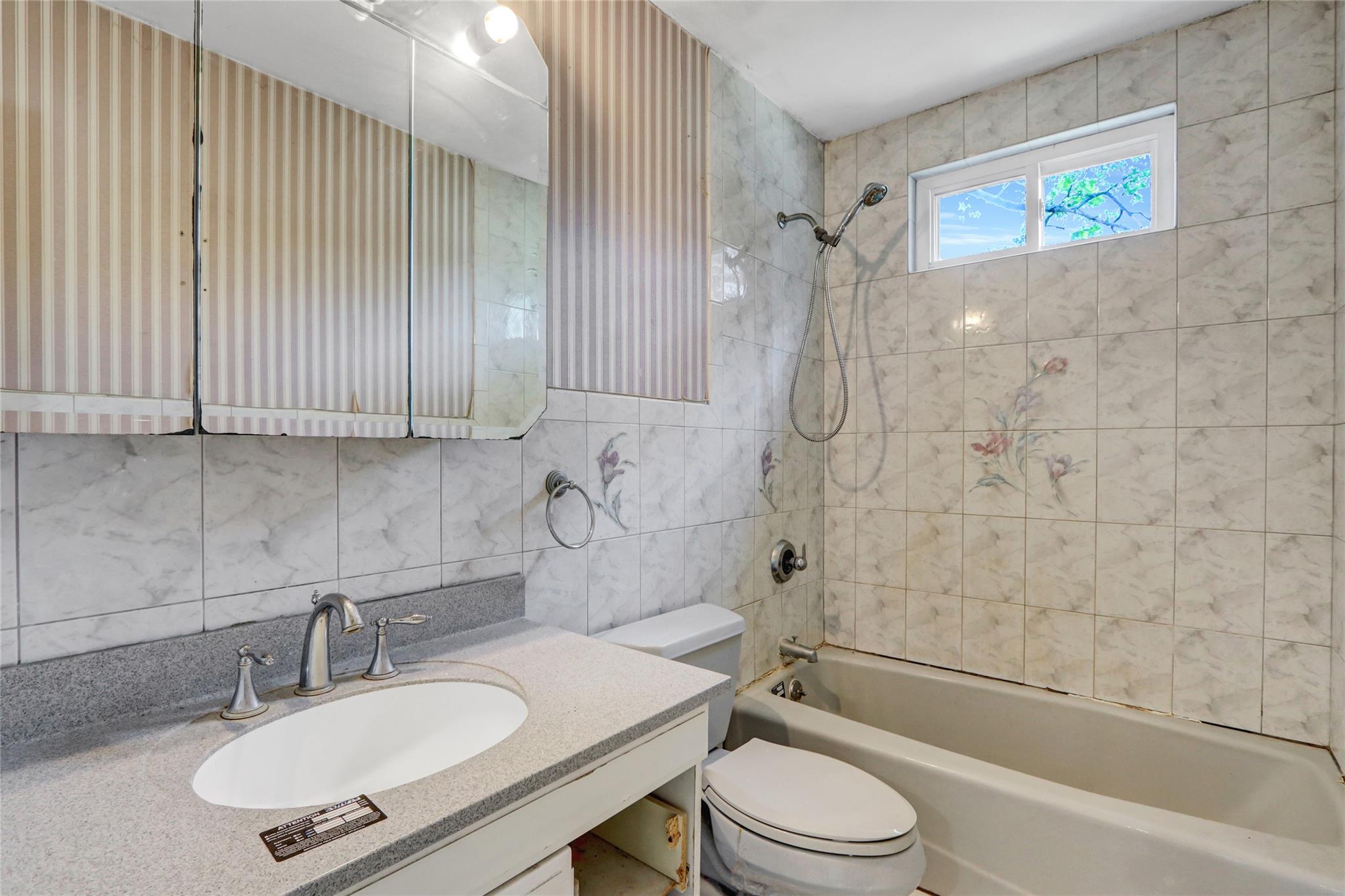 187 Audwin Drive, Islip Terrace, New York image 10