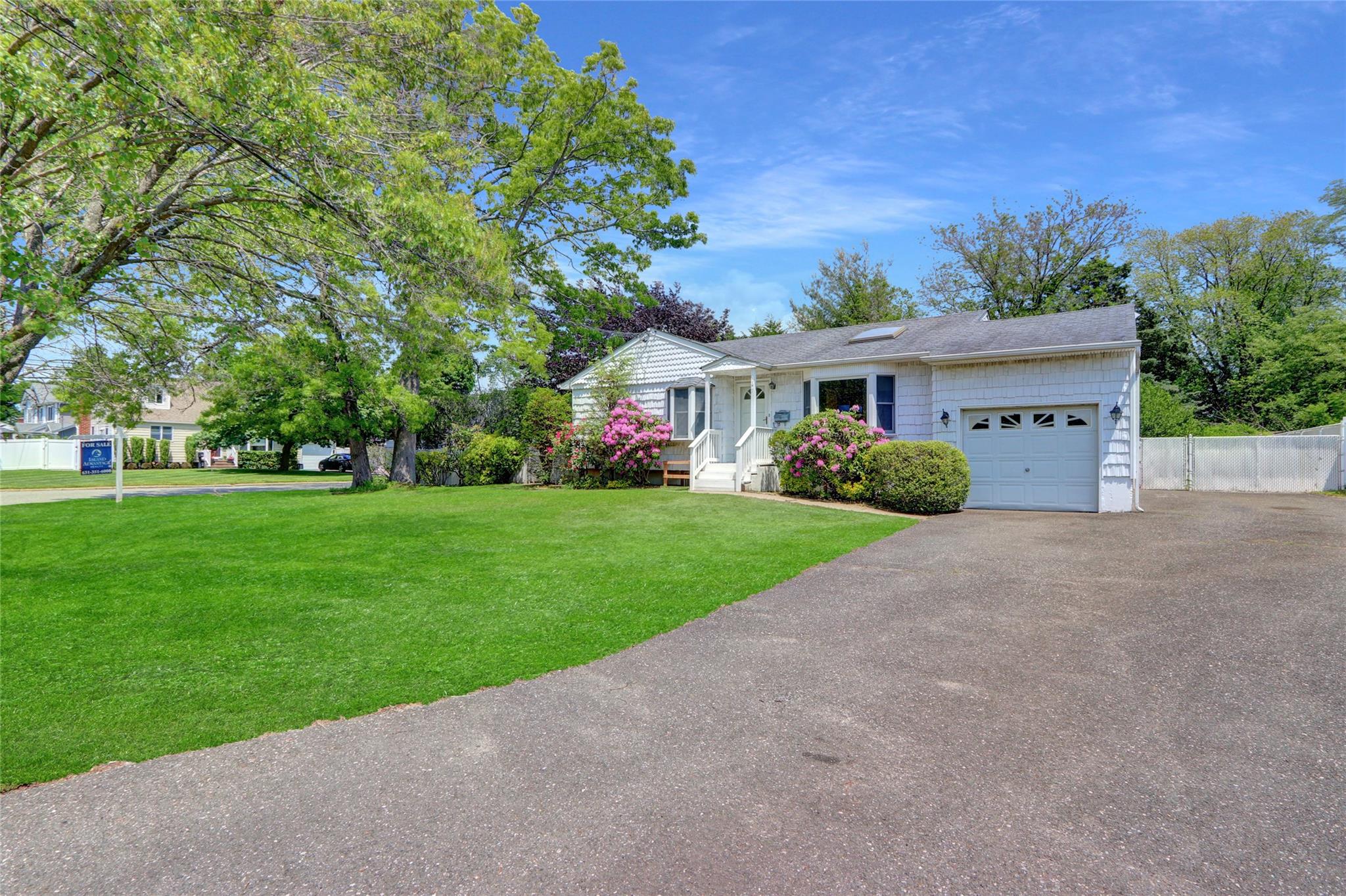 187 Audwin Drive, Islip Terrace, New York image 2