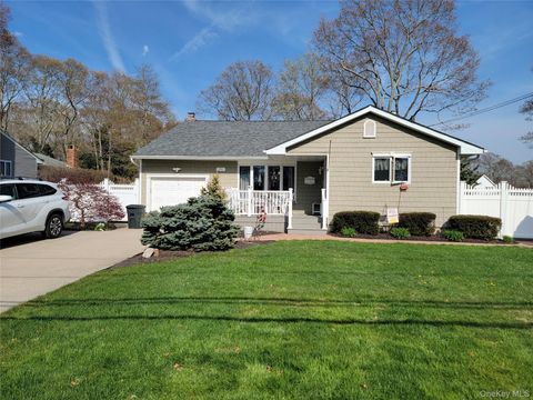 Photo of 59 Lumur Drive, Sayville, NY 11782 (MLS # 990002)