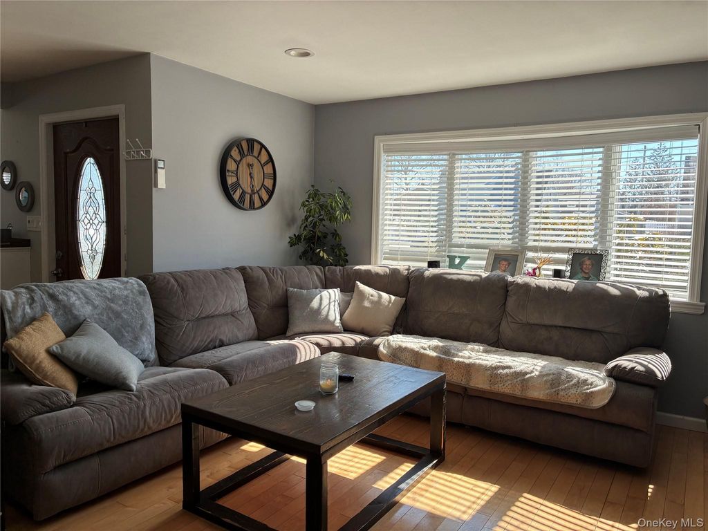 Photo of 65 Morning Glory Road, Levittown, NY 11756 (MLS # 966110)