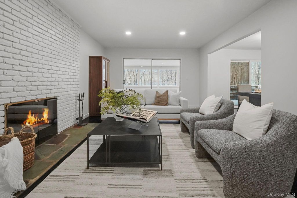 Photo of 29 Meadow Lane, Chappaqua, NY 10514 (MLS # 945176)