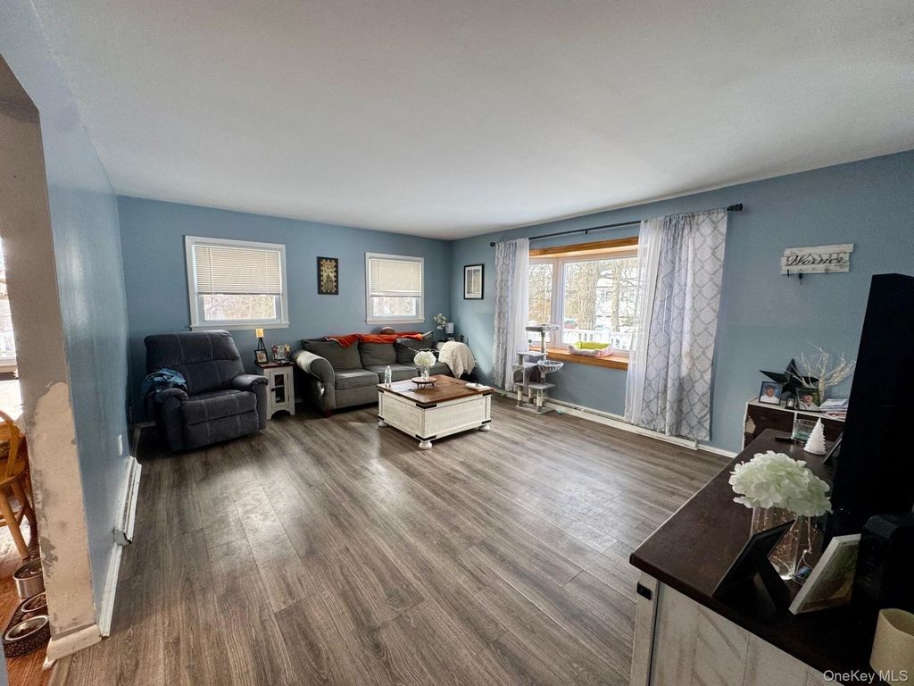 Photo of 10 Maplewood Road, Highland Mills, NY 10930 (MLS # 965888)