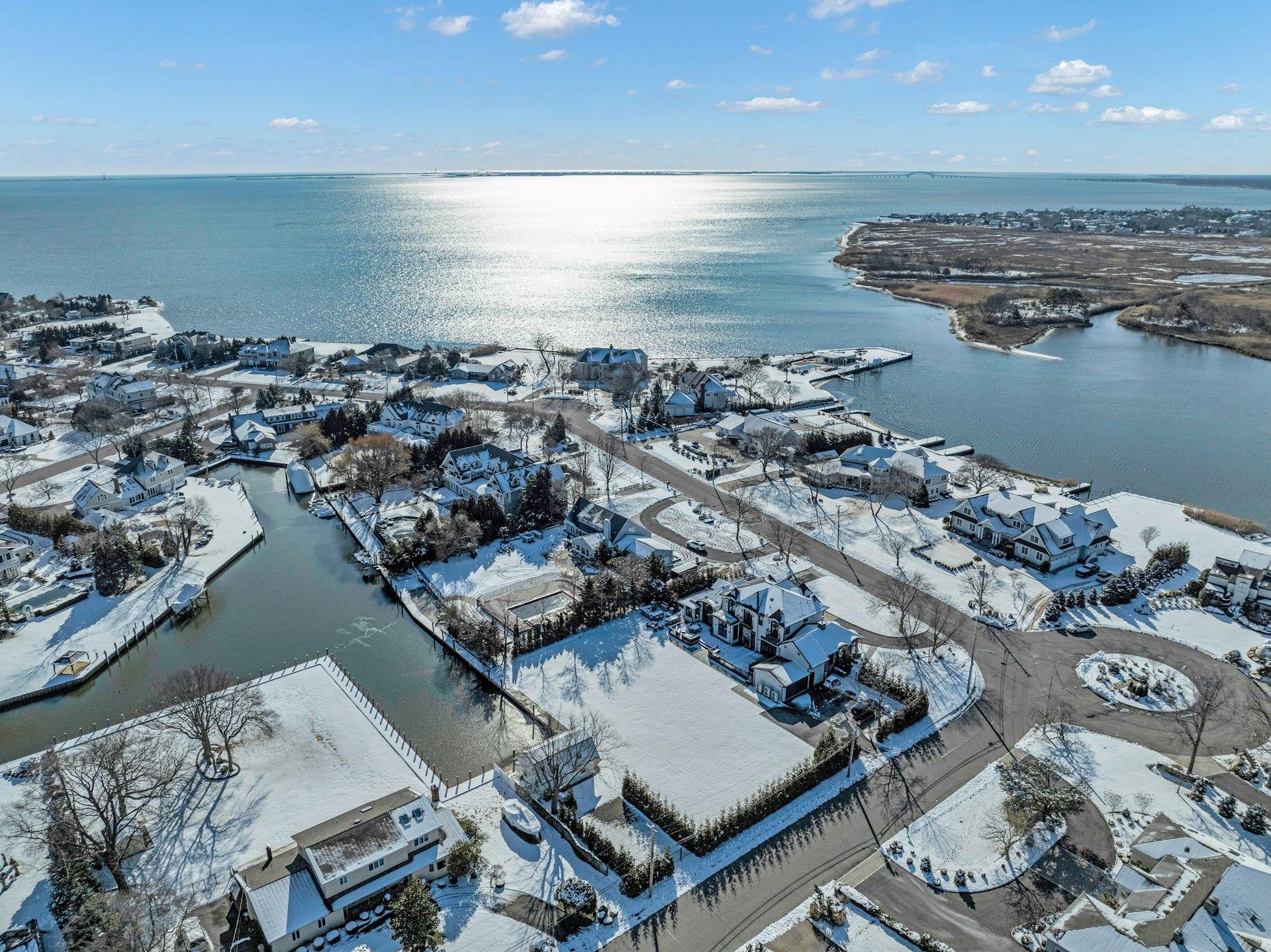 72 The Helm, East Islip, New York image 42