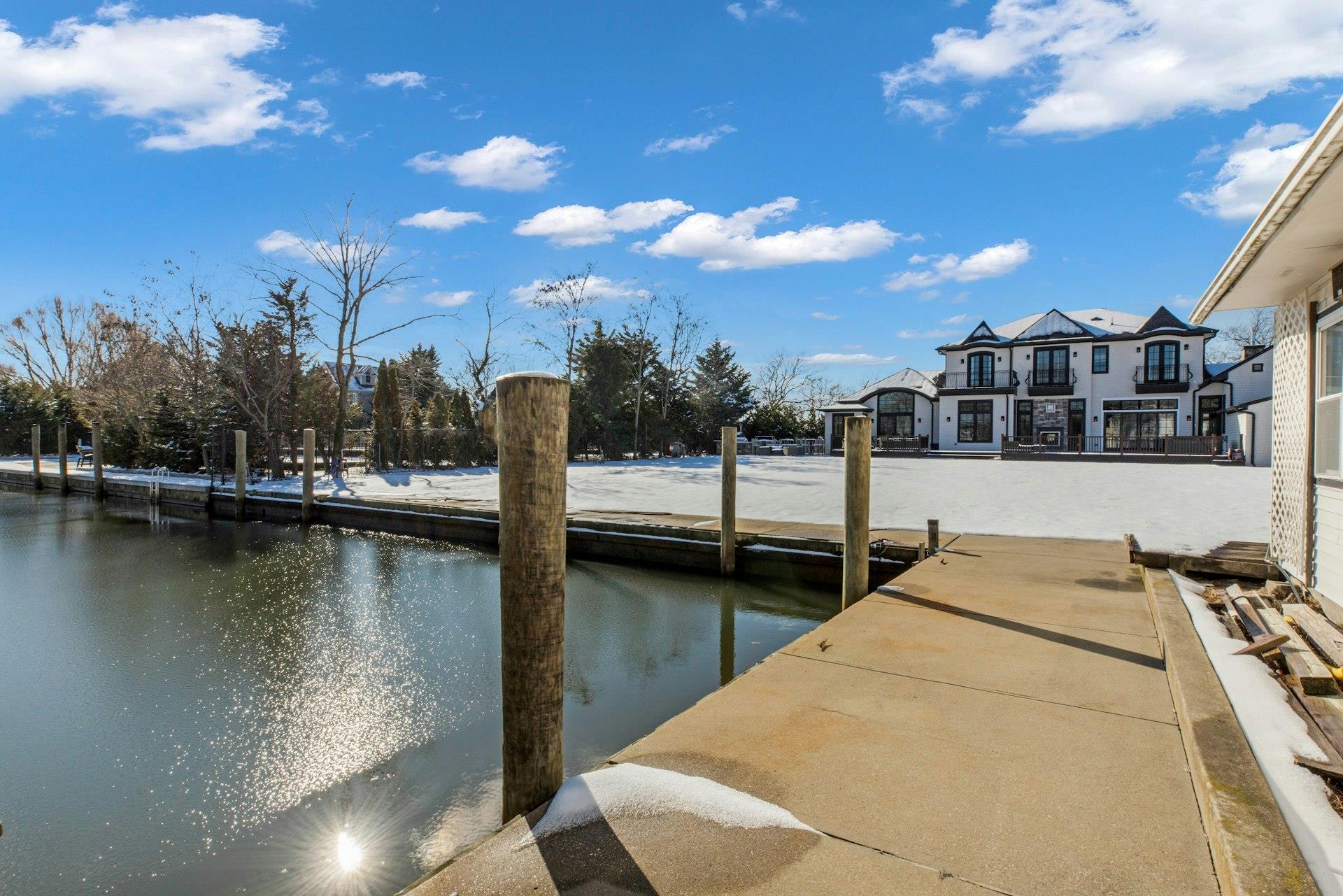 72 The Helm, East Islip, New York image 36
