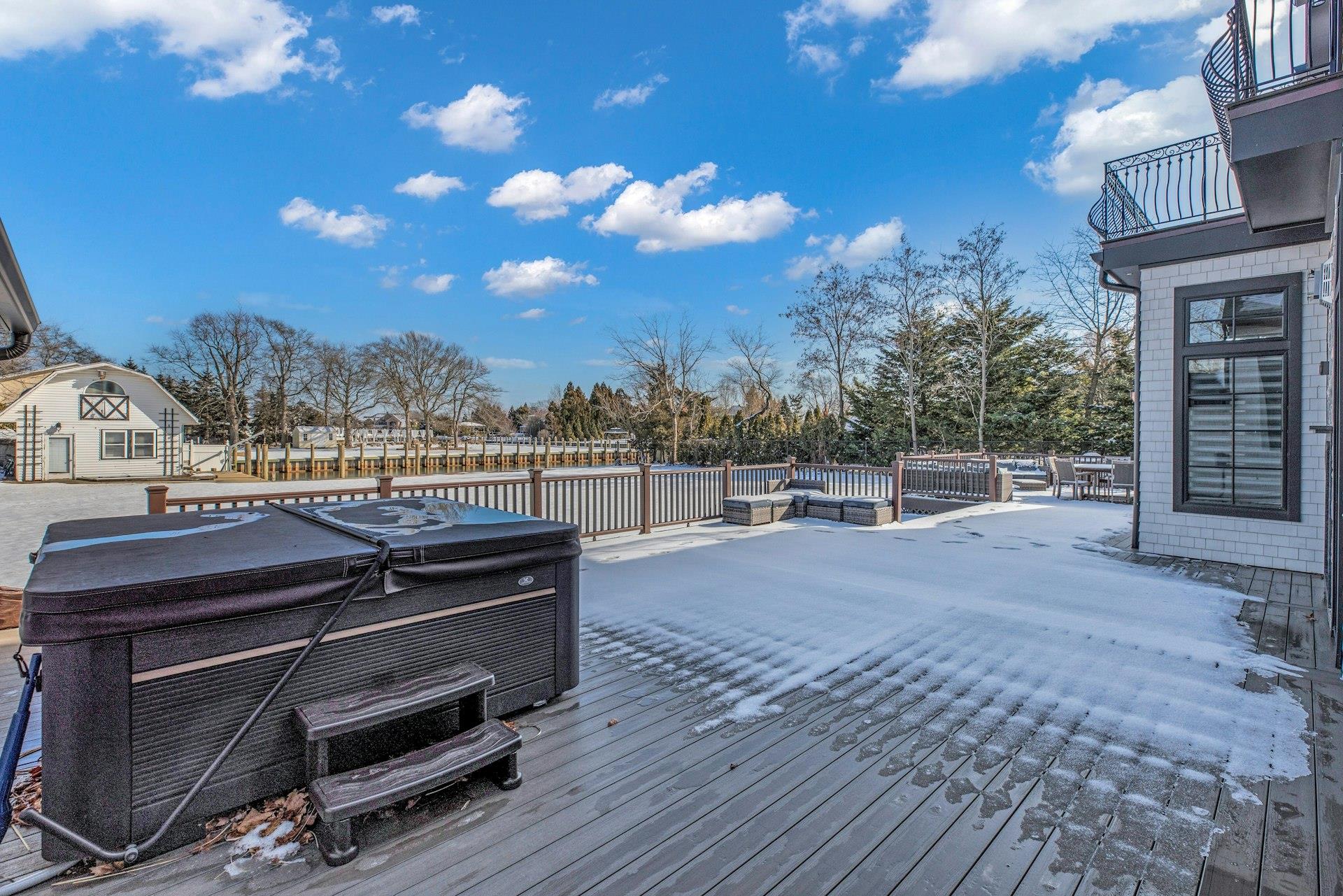 72 The Helm, East Islip, New York image 32