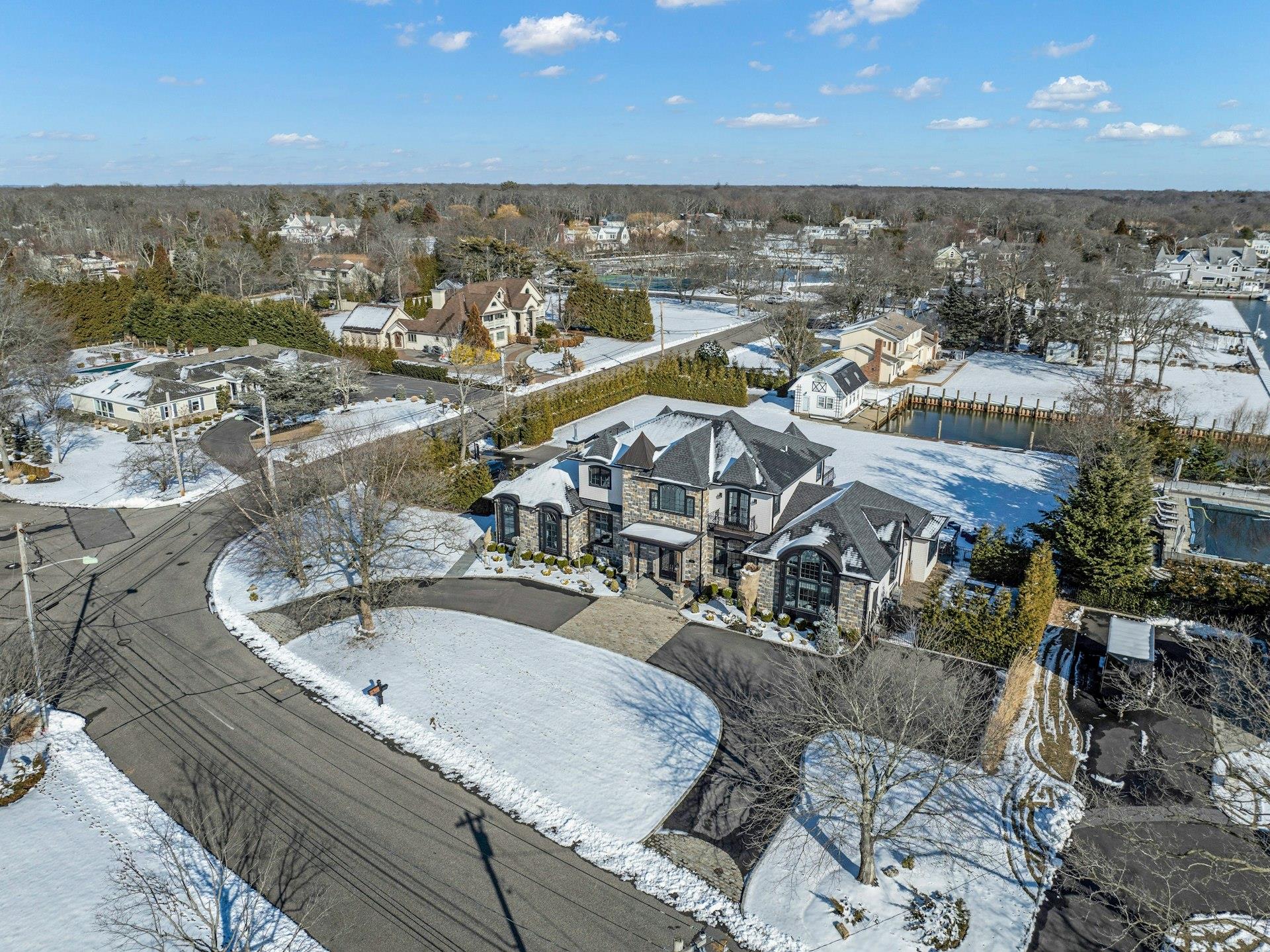 72 The Helm, East Islip, New York image 39