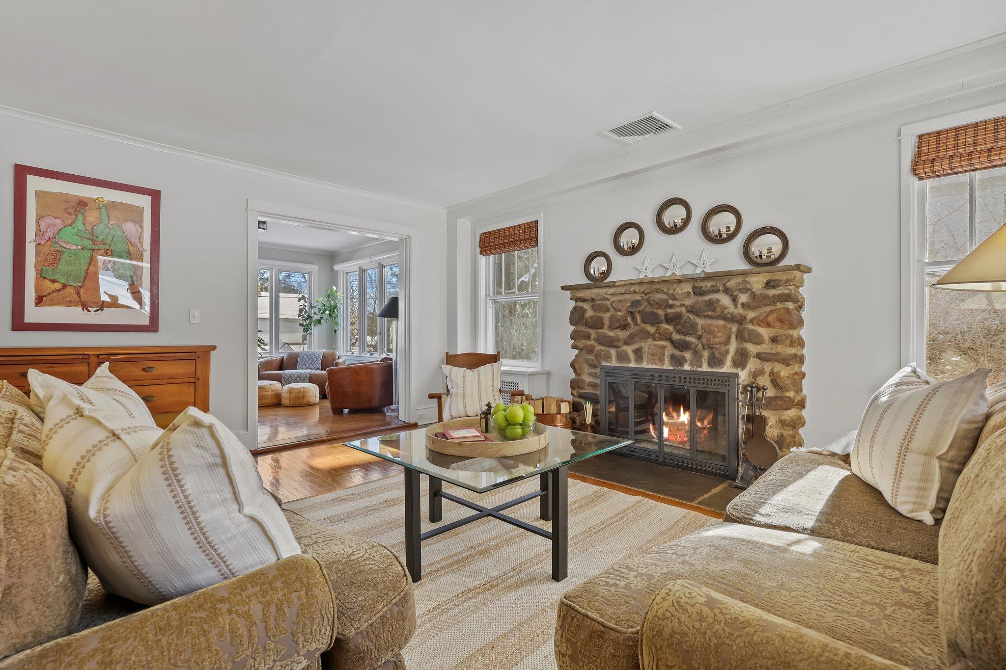 34 E Sarles Lane, Pleasantville, New York image 7