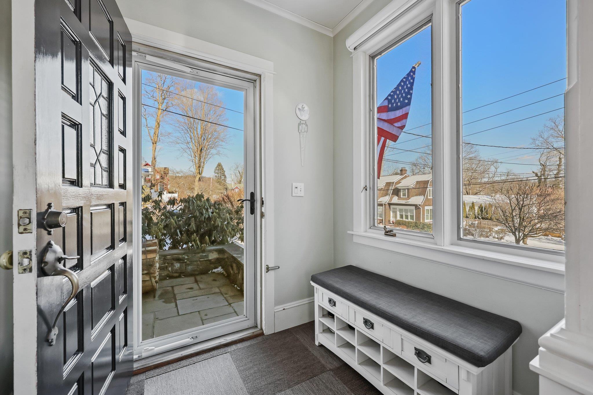 34 E Sarles Lane, Pleasantville, New York image 4