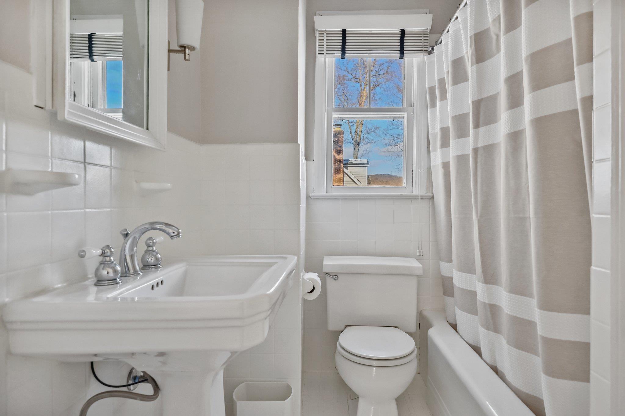 34 E Sarles Lane, Pleasantville, New York image 15