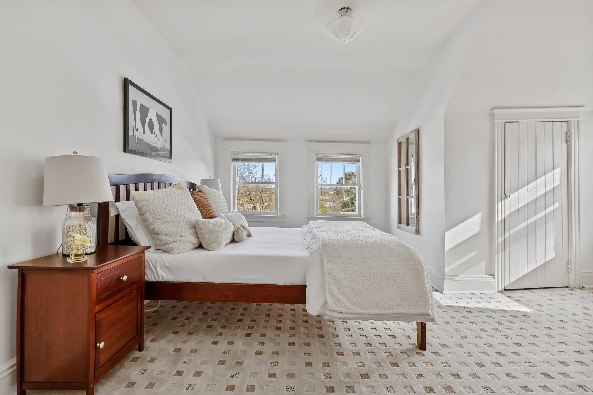 34 E Sarles Lane, Pleasantville, New York image 20