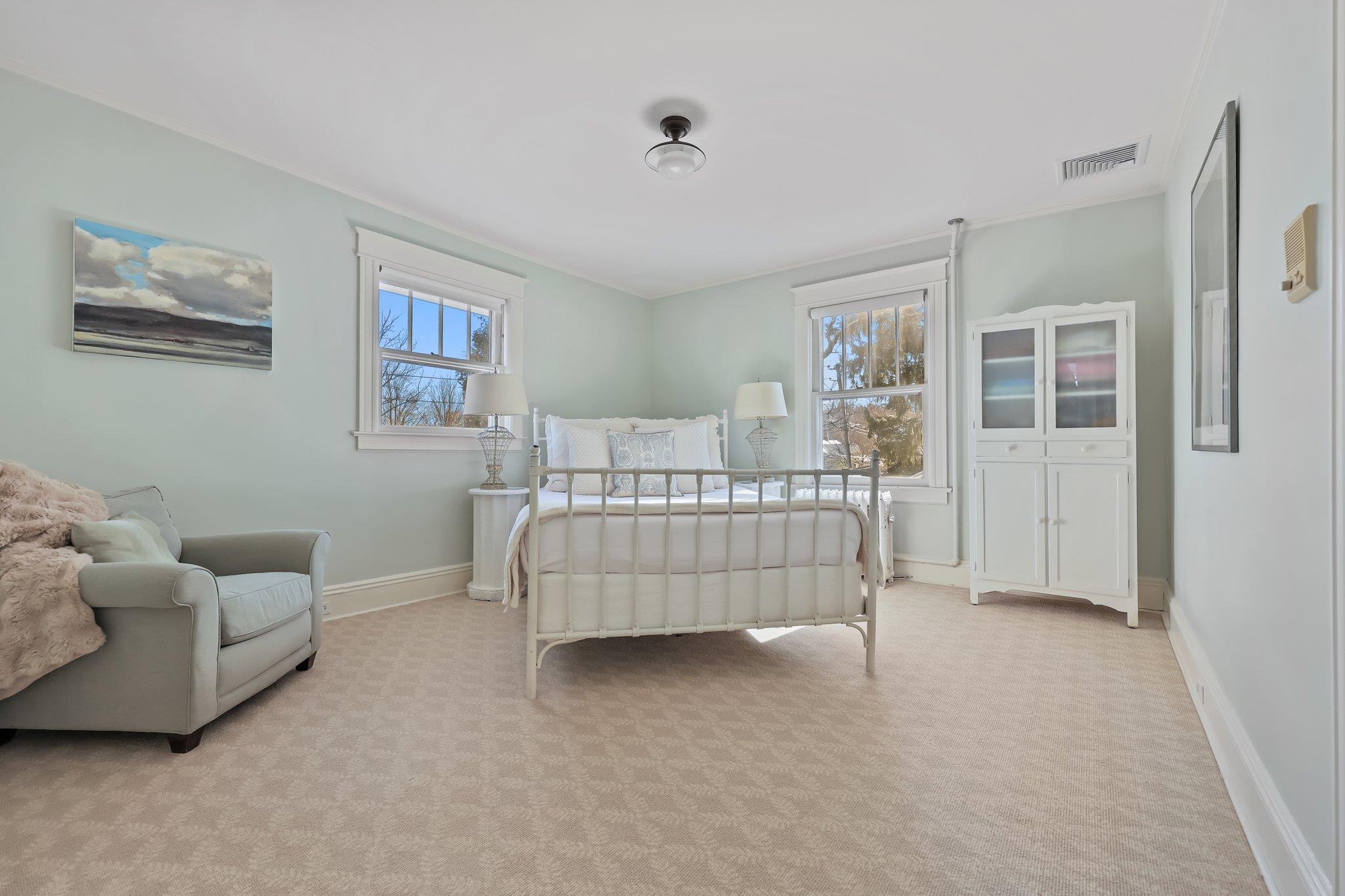 34 E Sarles Lane, Pleasantville, New York image 14