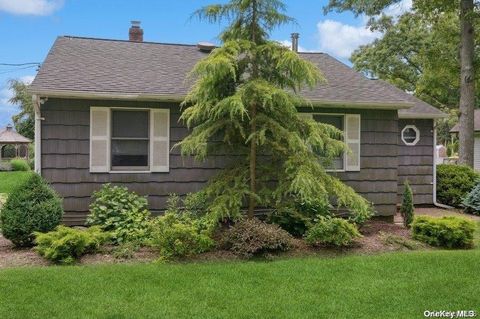 5 Leafy Way Aquebogue NY 11931