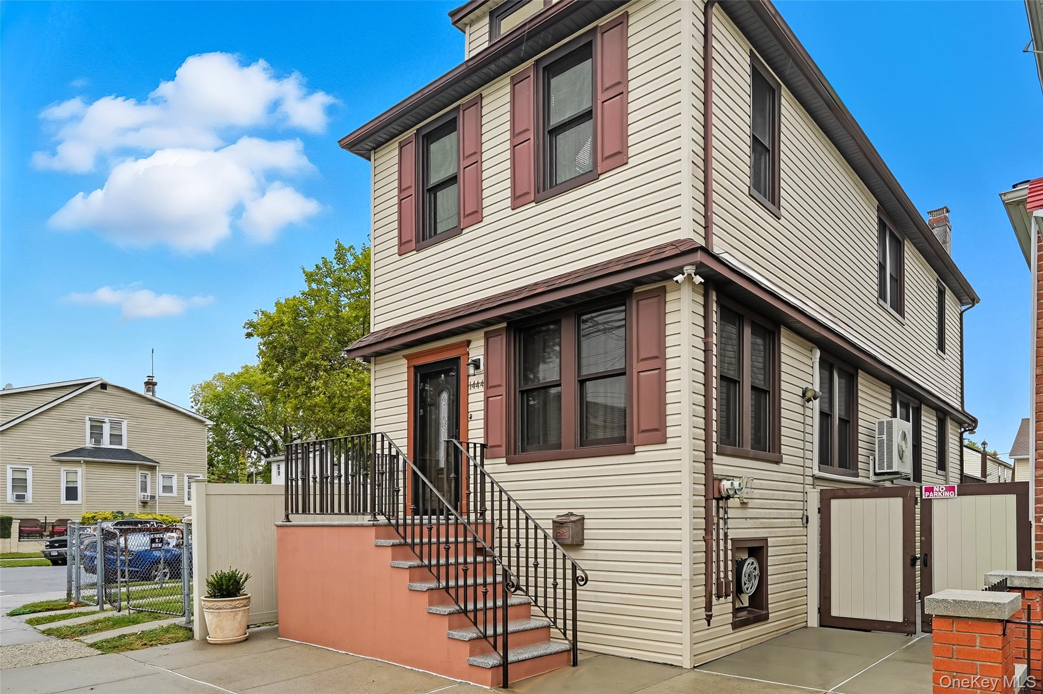 1444 Gillespie Avenue