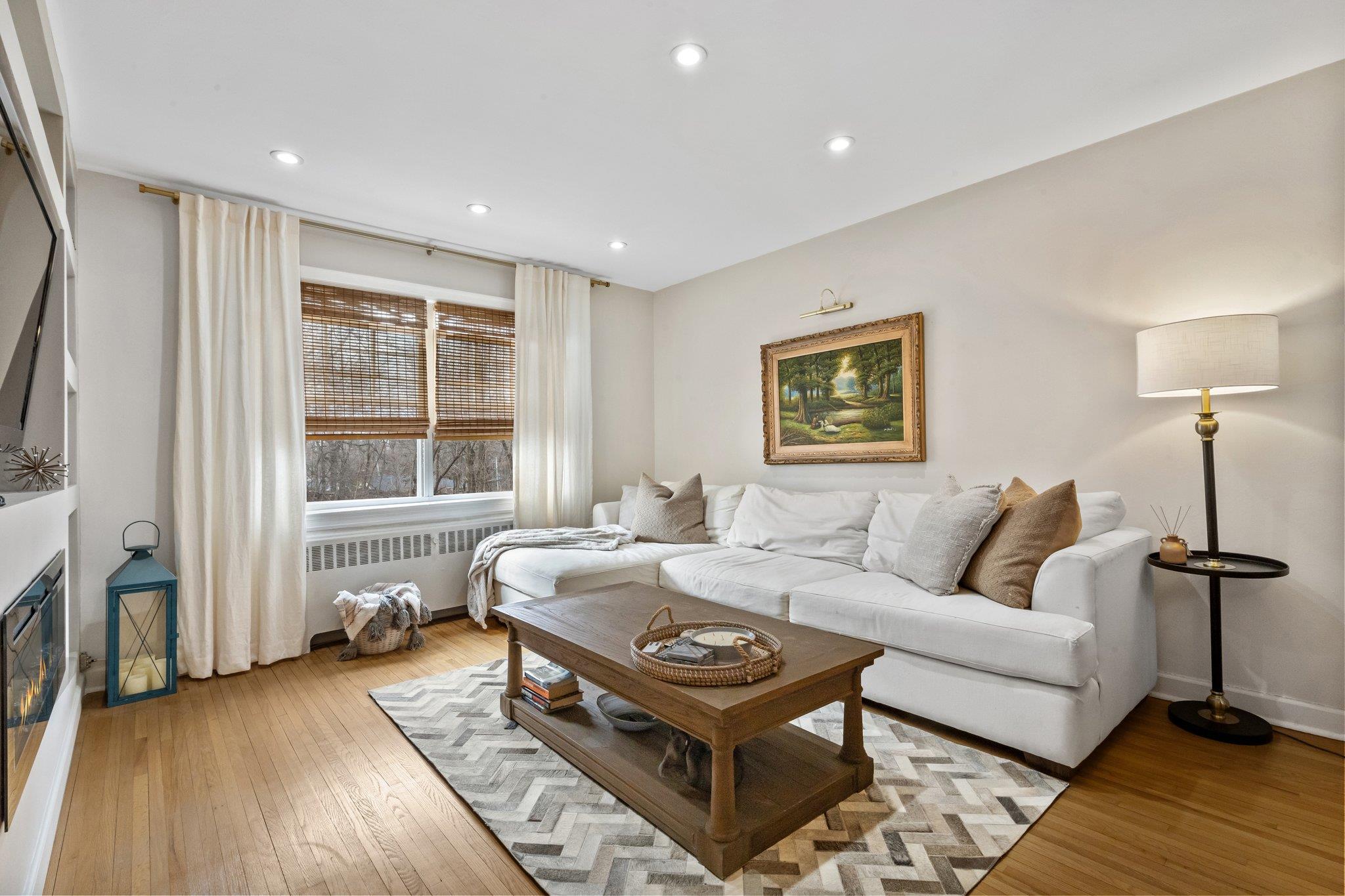 172 Pinewood Rd Road #34, Hartsdale, New York image 2