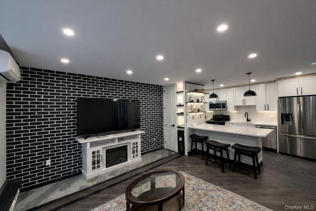 Photo of 7252 Metropolitan Avenue #2C, Middle Village, NY 11379 (MLS # 969971)