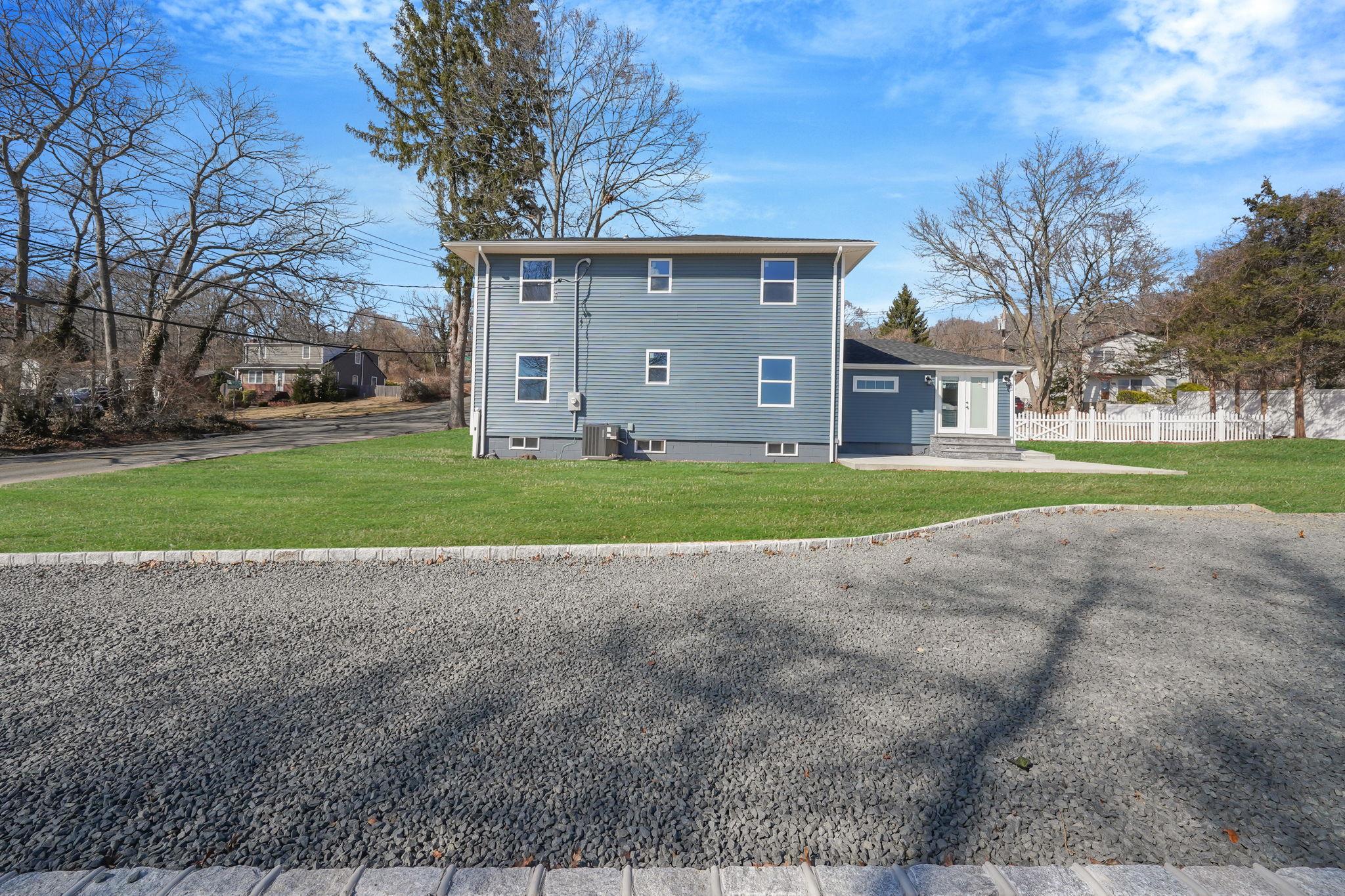 431 Adirondack Dr Farmingville Ny Dr, Farmingville, New York image 5