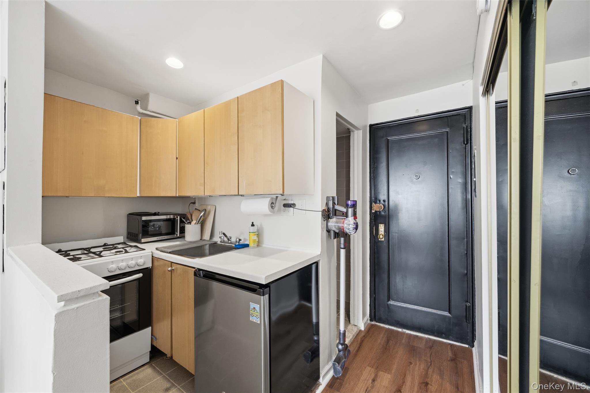 451 West 22nd Street 3F