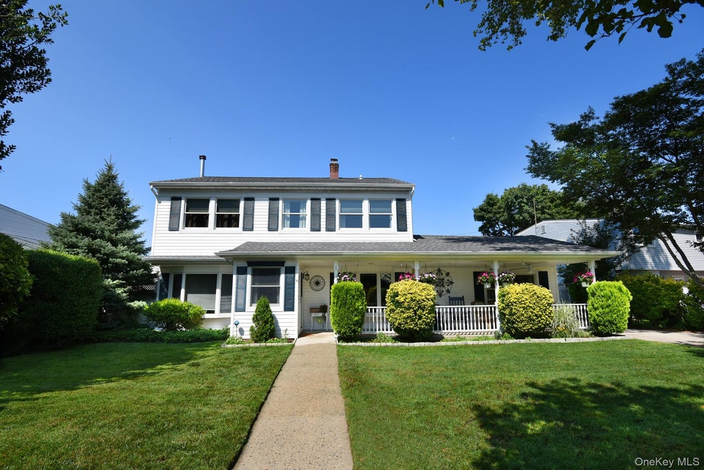 Photo of 15 Hilltop Road, Levittown, NY 11756 (MLS # 1010045)