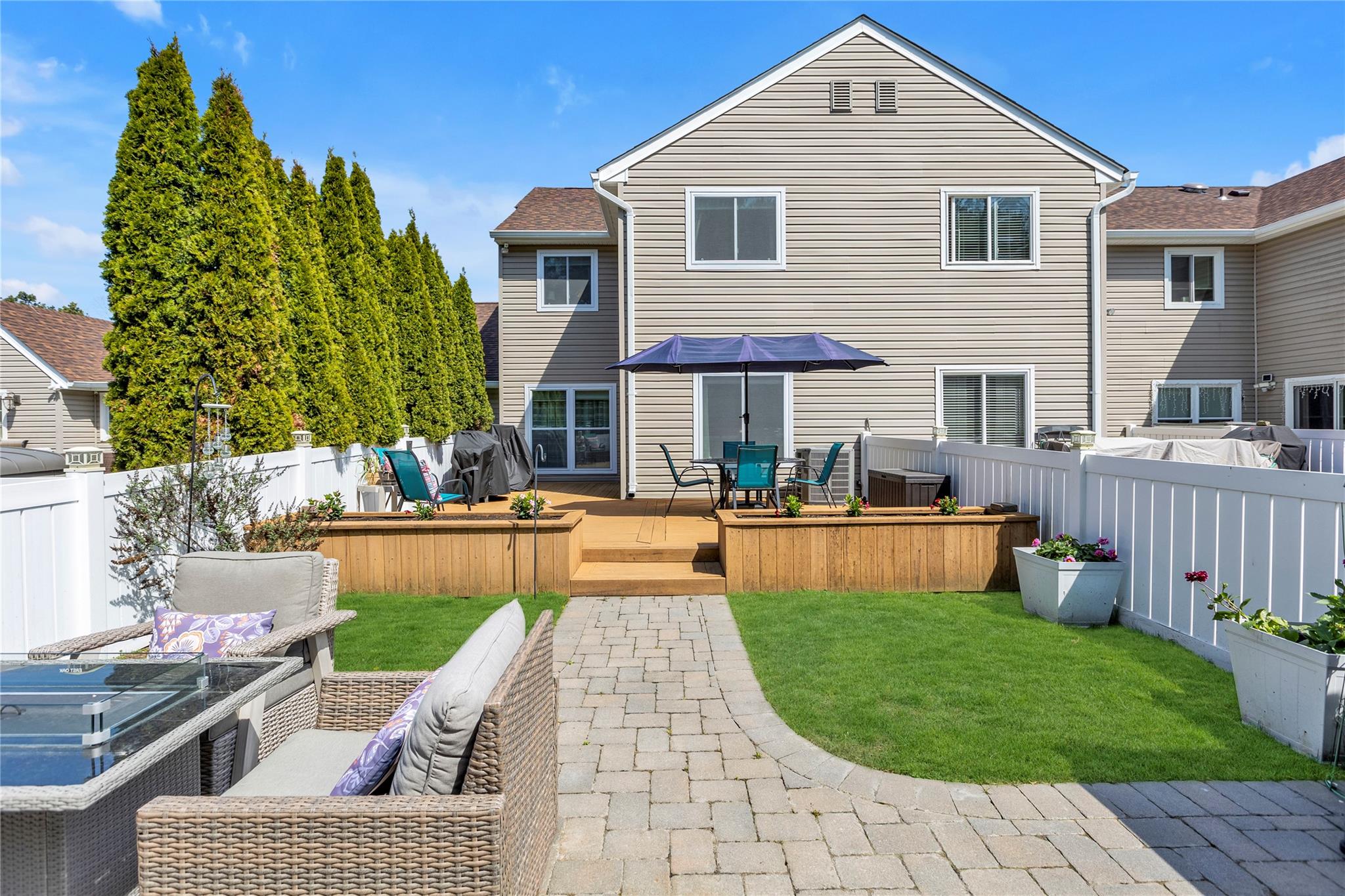 49 Crescent Circle #49, Holbrook, New York image 22