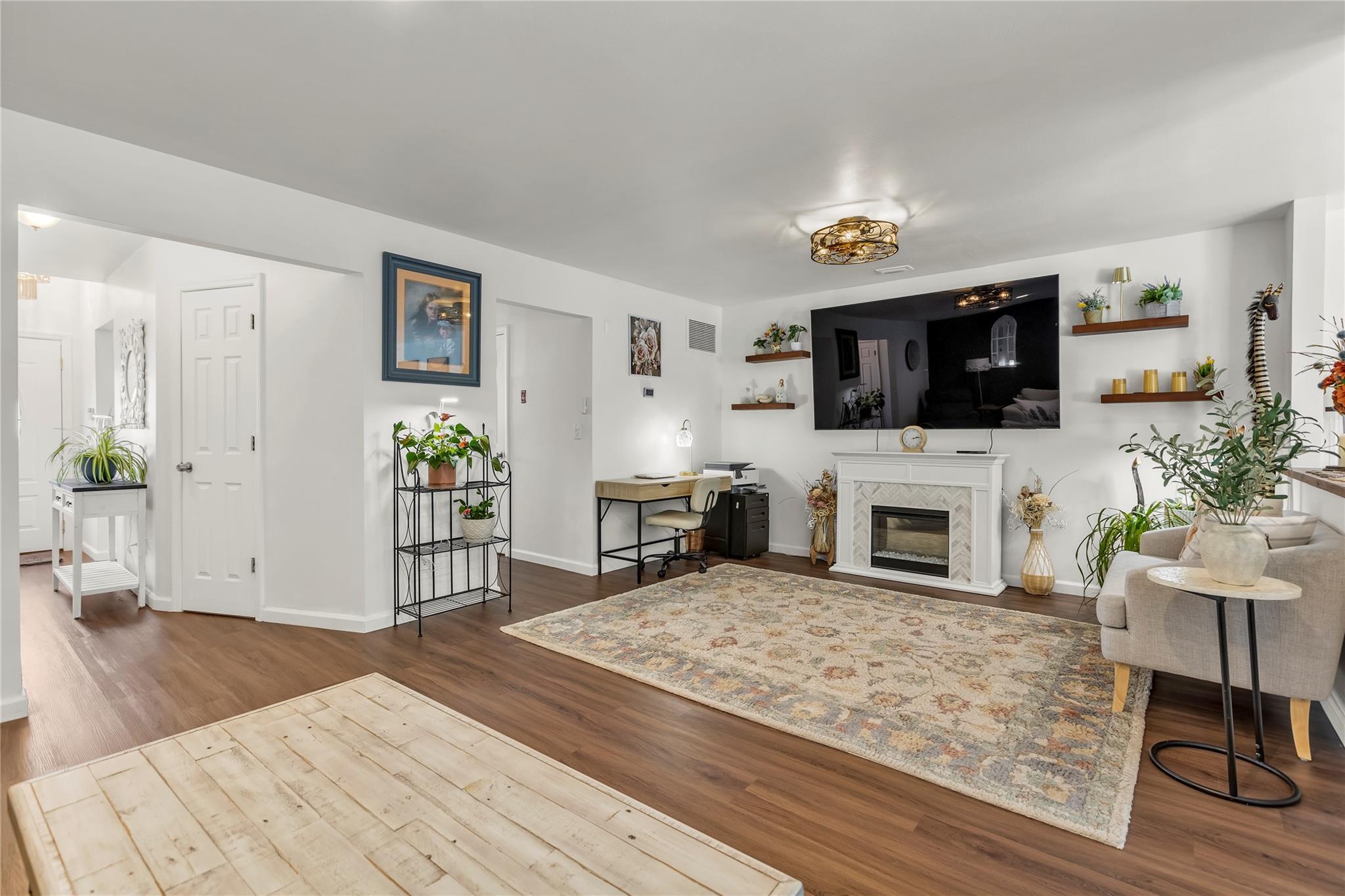 49 Crescent Circle #49, Holbrook, New York image 5