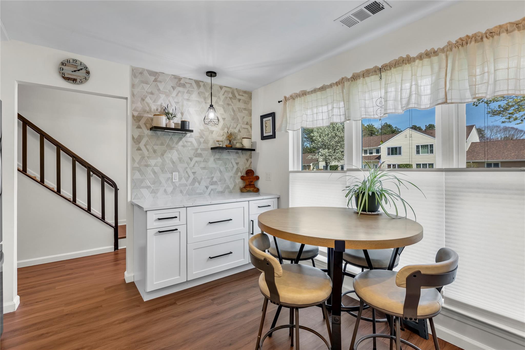 49 Crescent Circle #49, Holbrook, New York image 4