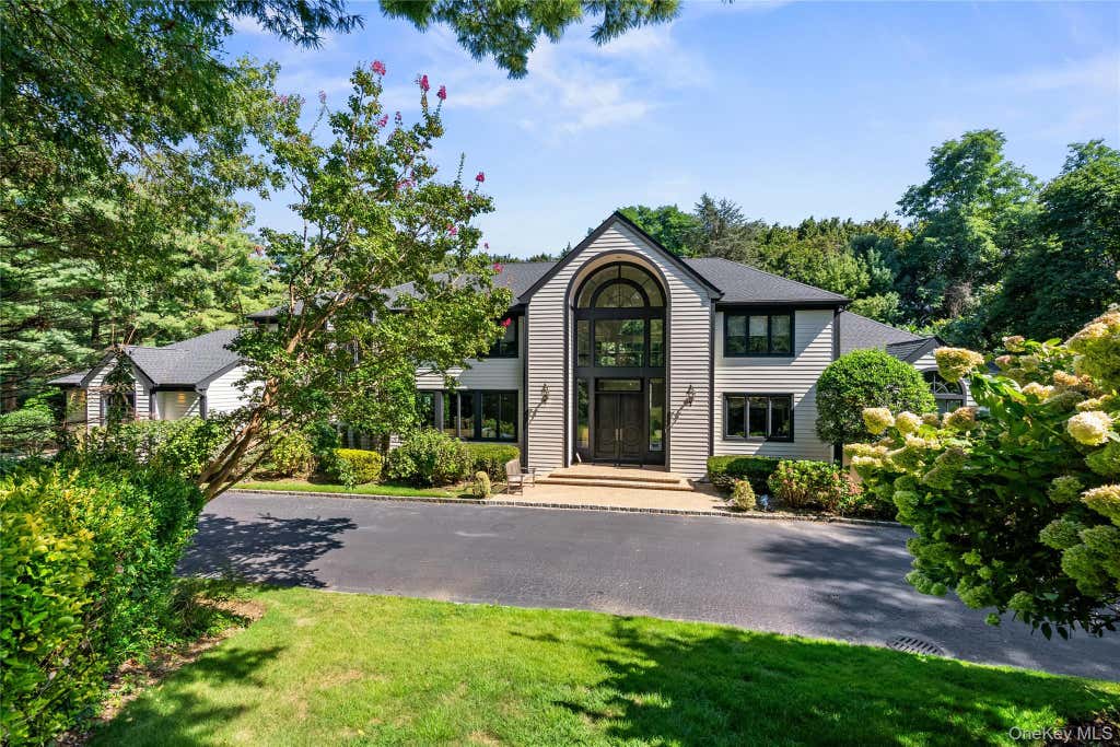 Photo of 3 Rock Hill Lane, Brookville, NY 11545 (MLS # 1028751)