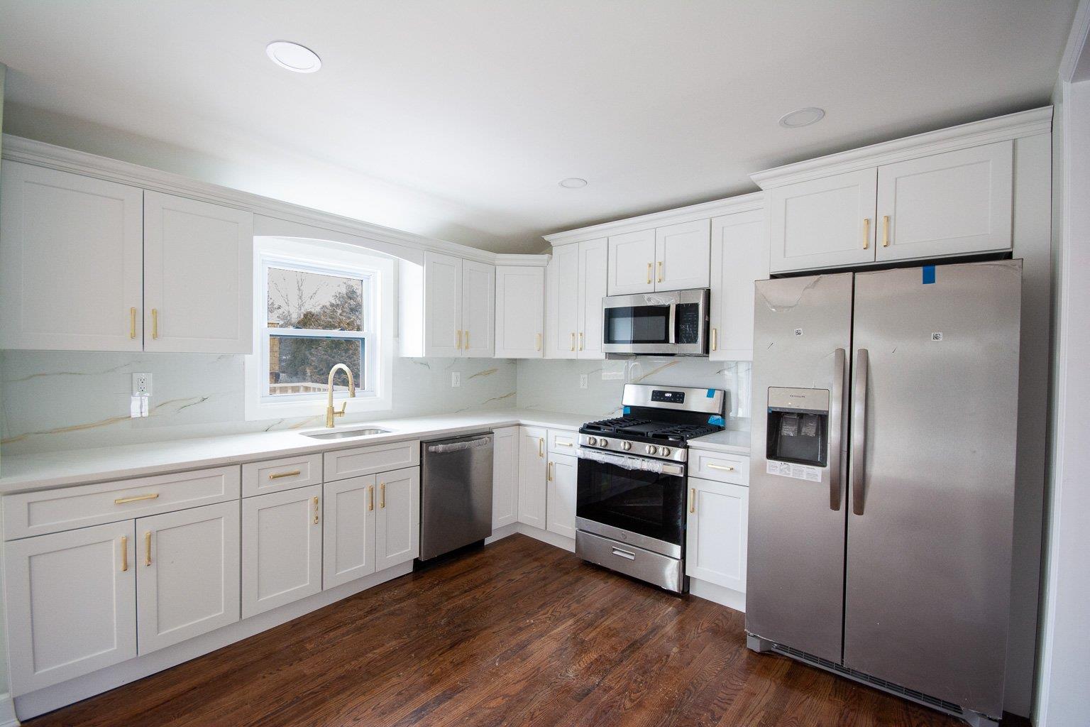 39 Lawn Street, Greenlawn, New York image 6