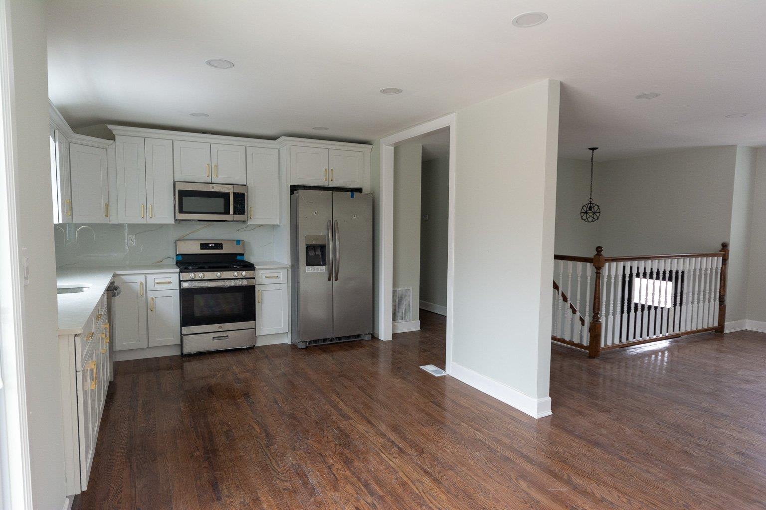 39 Lawn Street, Greenlawn, New York image 5