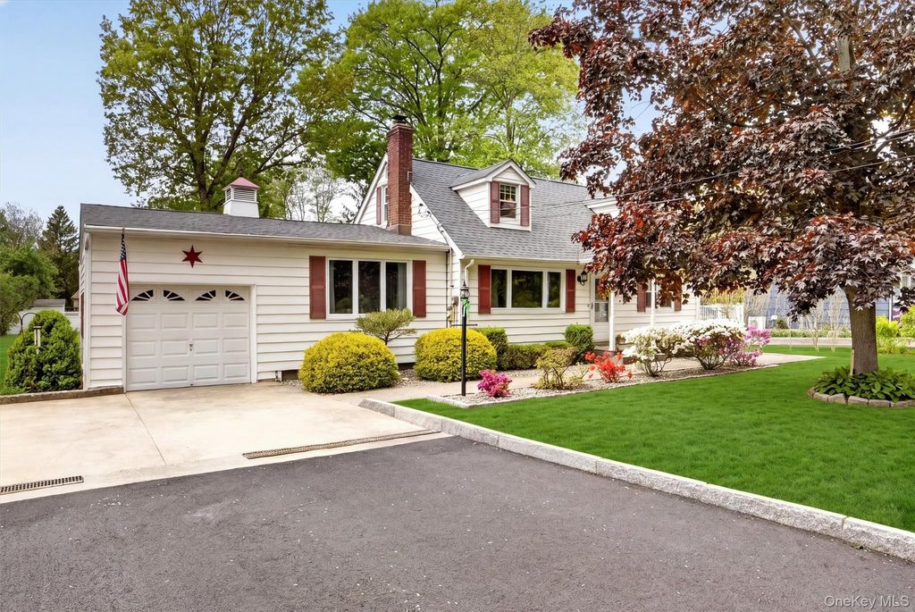 Photo of 2683 Quaker Church Road, Yorktown Heights, NY 10598 (MLS # 1000856)