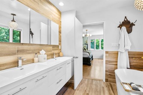 Tiny photo for 14 Leatherstocking Lane, Mamaroneck, NY 10543 (MLS # 906496)