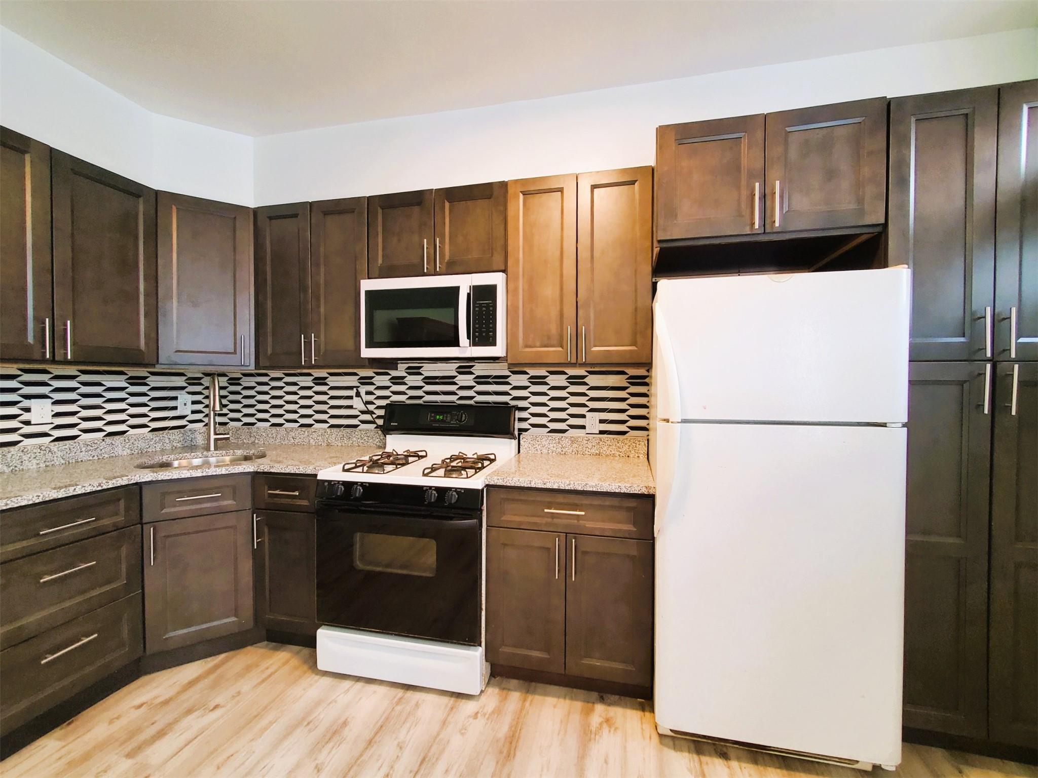 21 Charlotte Street, Ridgewood, New York image 14