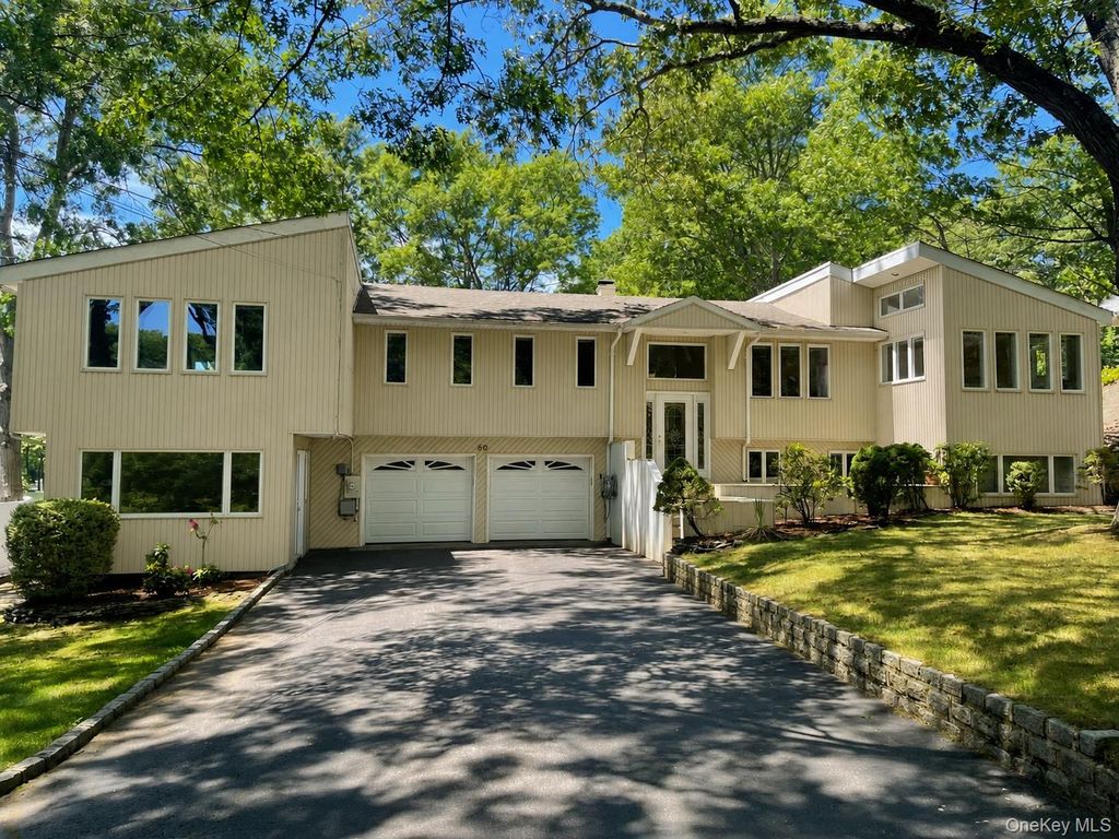 Photo of 60 Winston Drive, Smithtown, NY 11787 (MLS # 1012725)