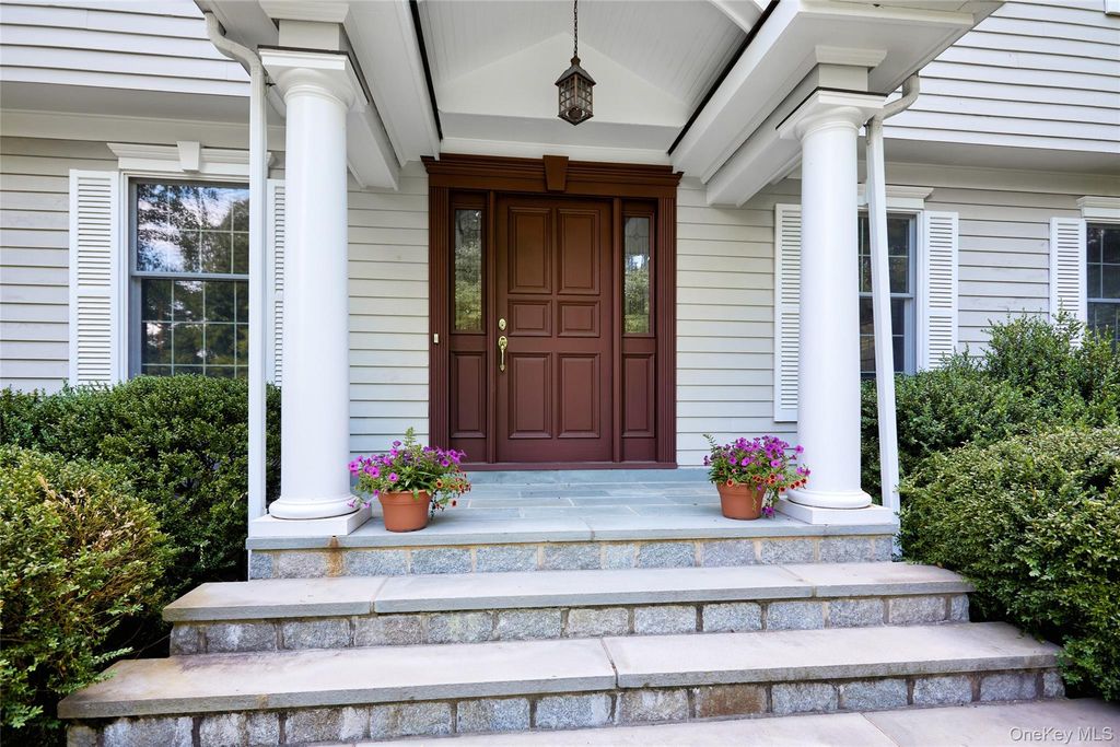 Photo of 26 Plumwood Road, Briarcliff Manor, NY 10510 (MLS # H6279556)