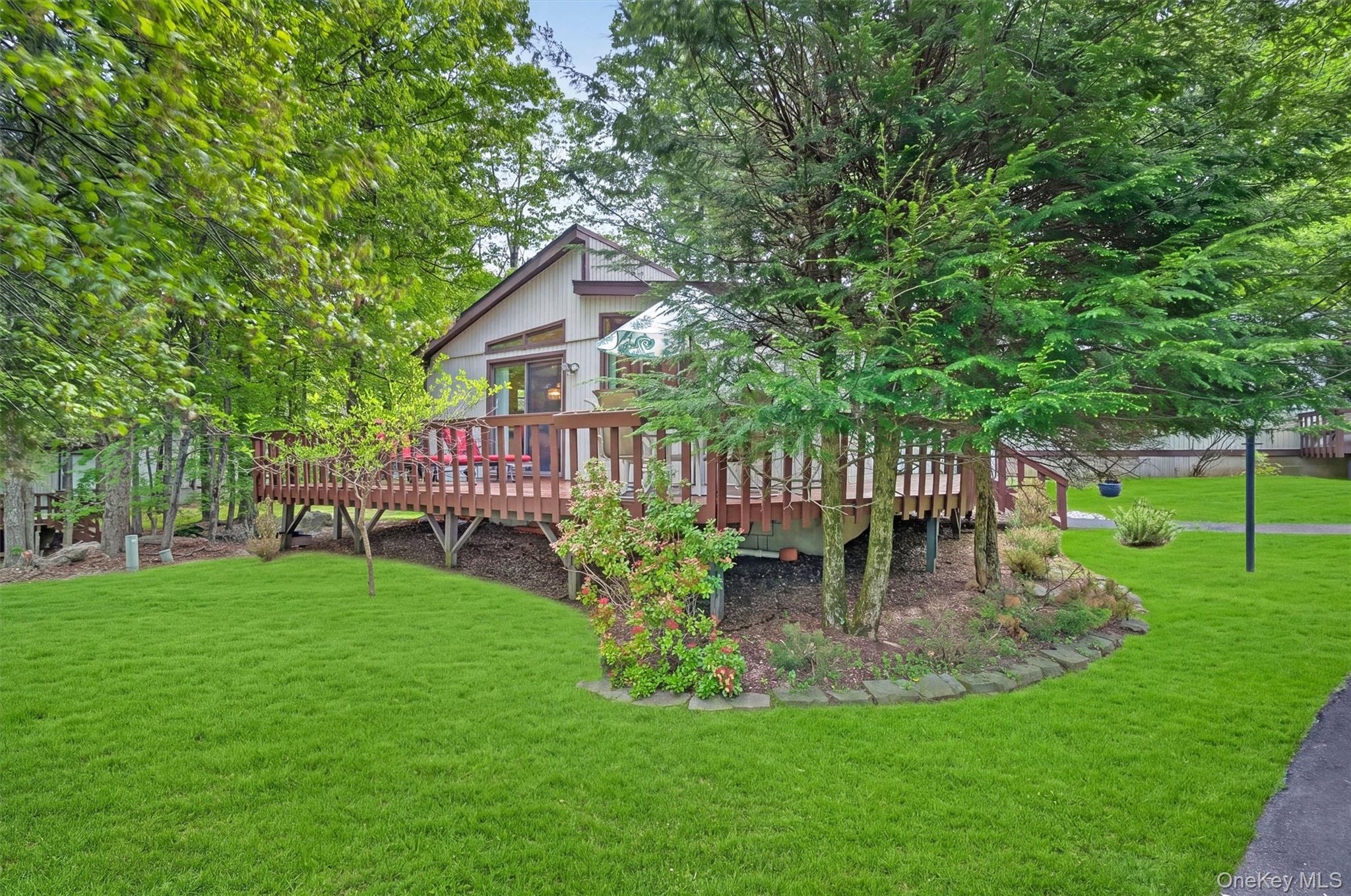 4 Ivanhoe Court