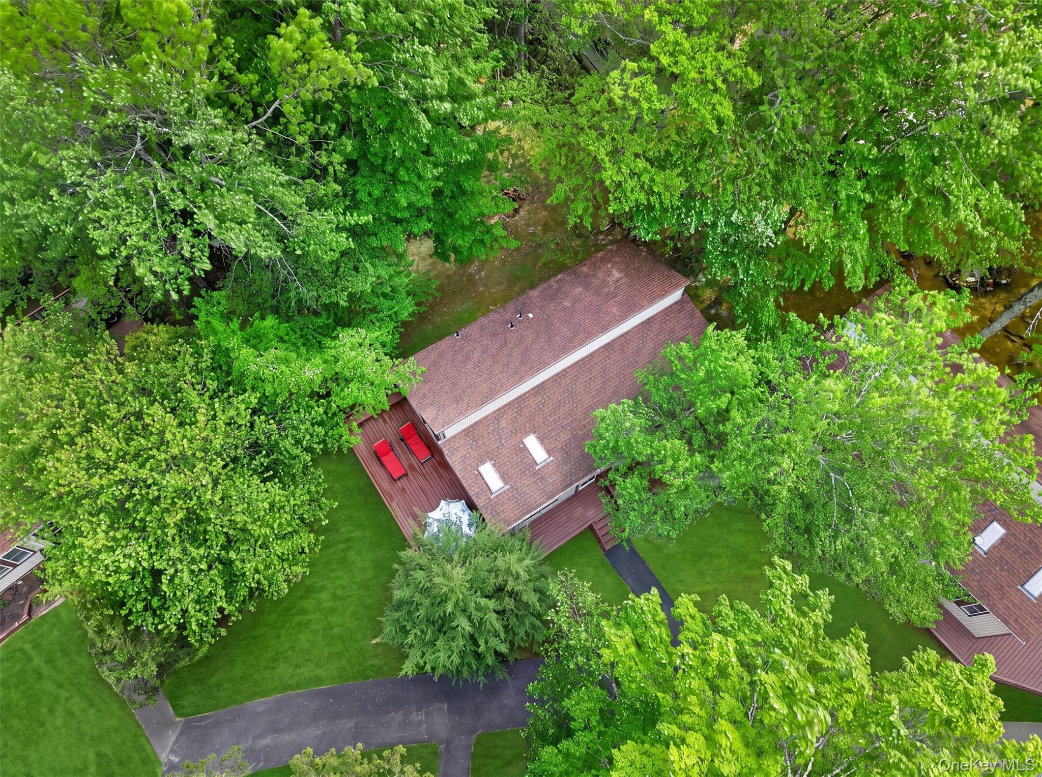 4 Ivanhoe Court
