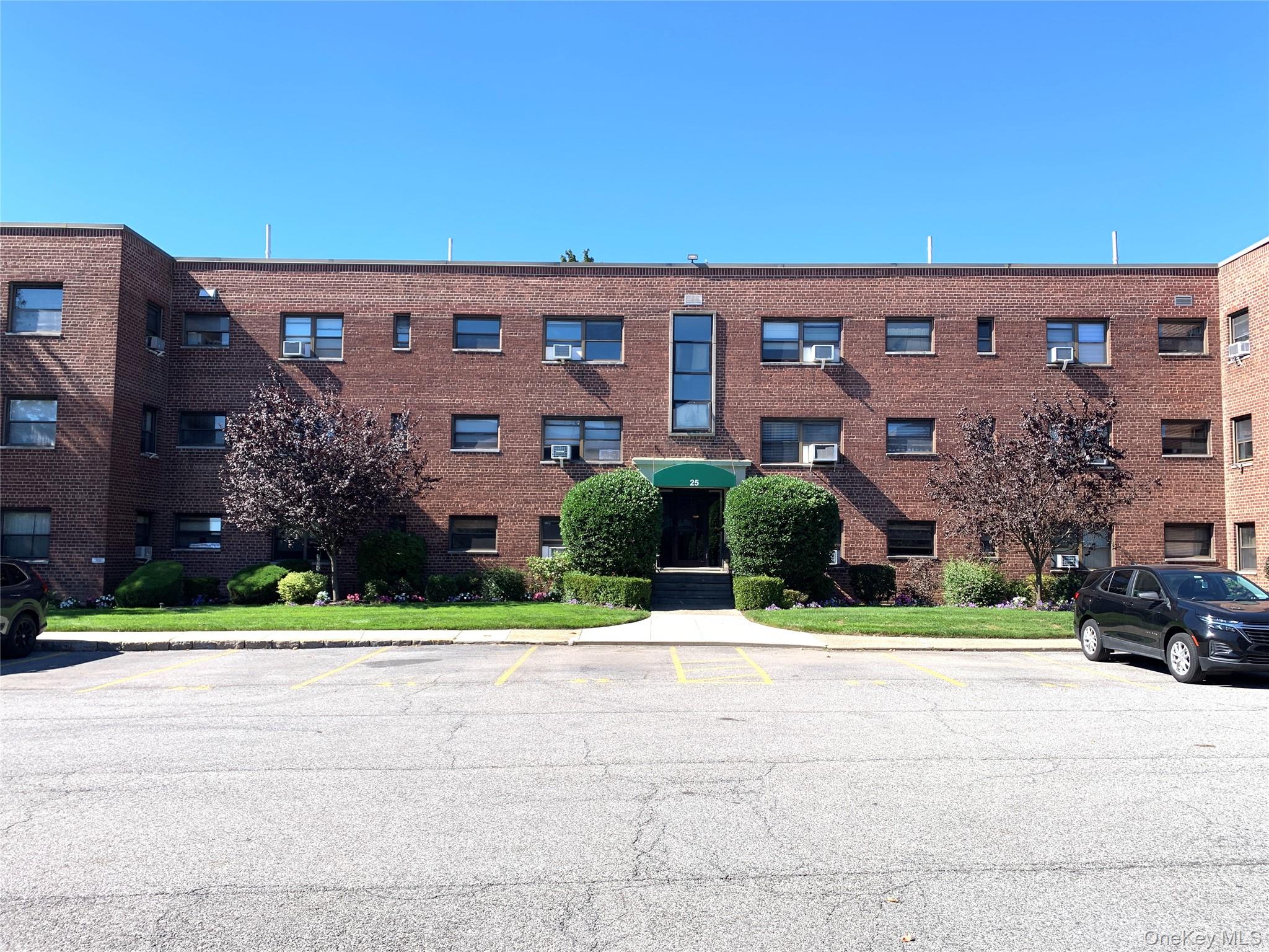 25 SHADY GLEN Court 1A