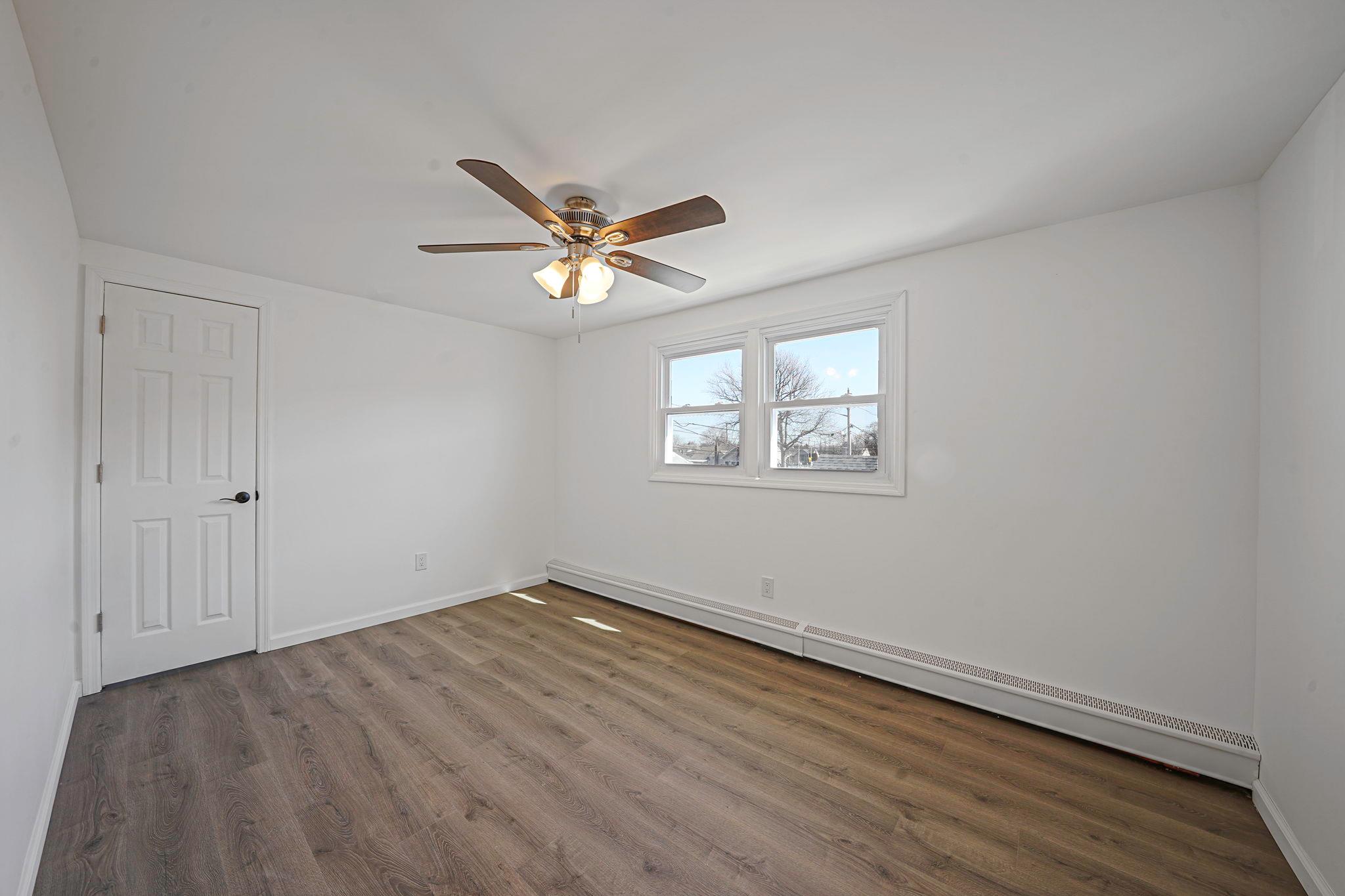 27 W Granada Avenue, Lindenhurst, New York image 15