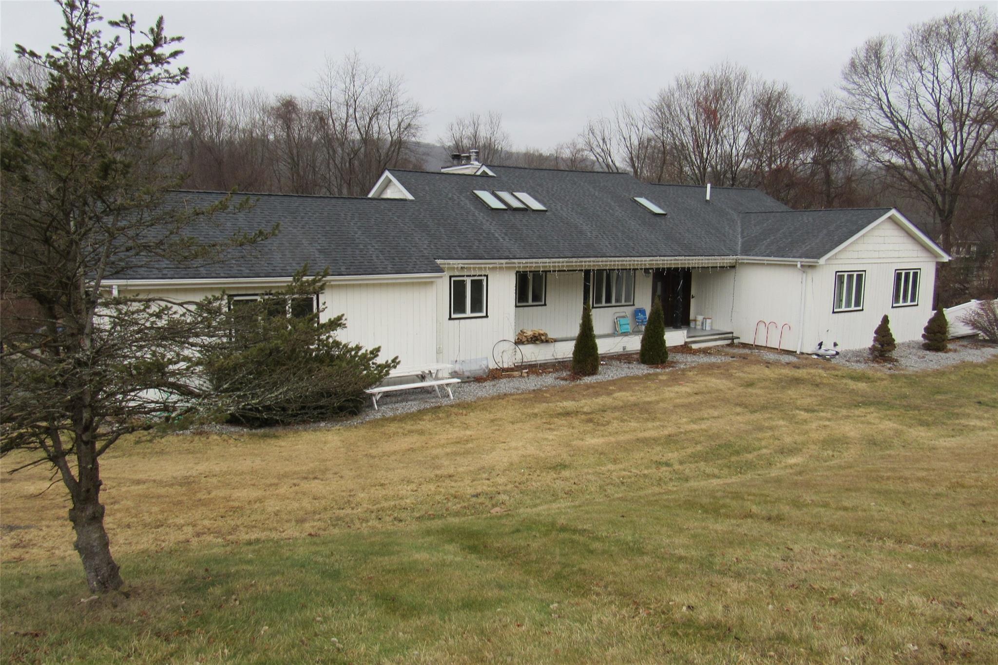 W Dover Road, Pawling, New York - 3 Bedrooms  
3 Bathrooms - 