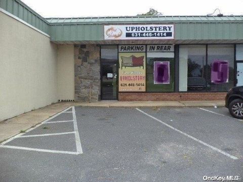 Photo of 183 Great East Neck Road, West Babylon, NY 11704 (MLS # 950686)