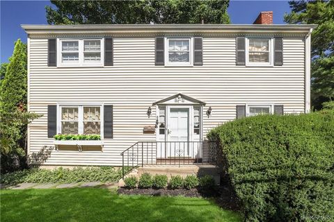 Homes For Rent - 47 Wendt Avenue<br/> Larchmont, NY 10538