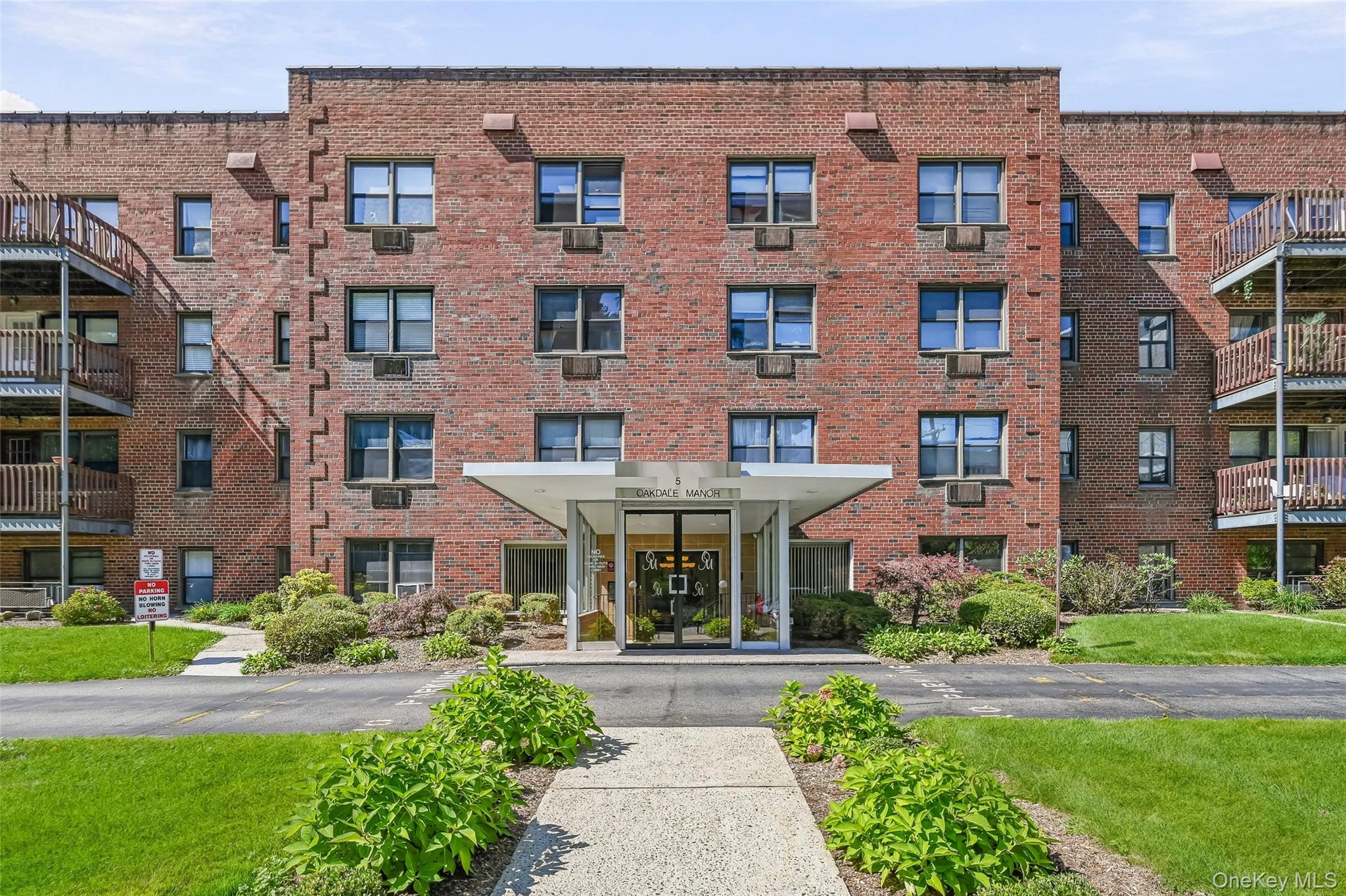 5 Oakdale Manor B20