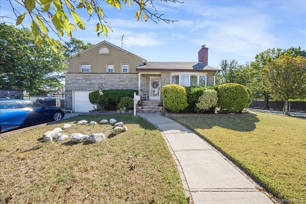 Photo of 184 Independence Avenue, Freeport, NY 11520 (MLS # 927289)