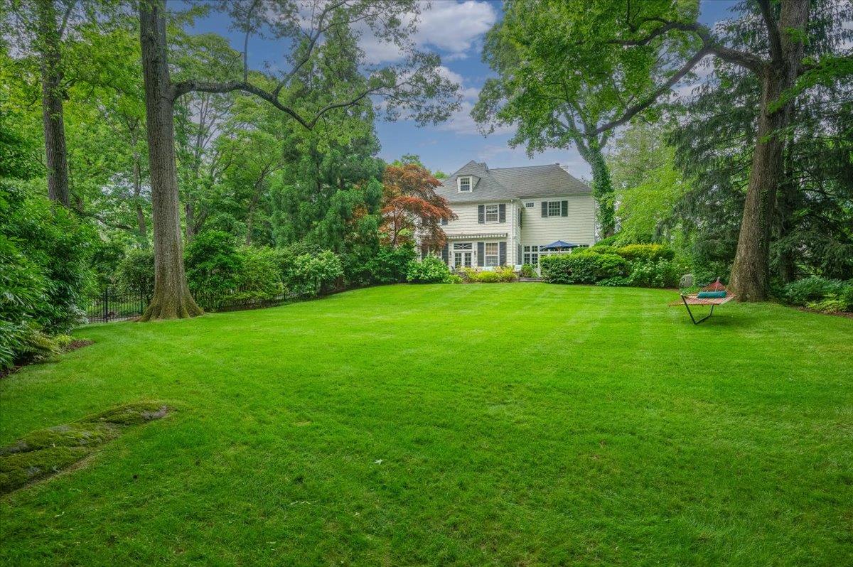 2 Sackett Circle, Larchmont, New York image 30