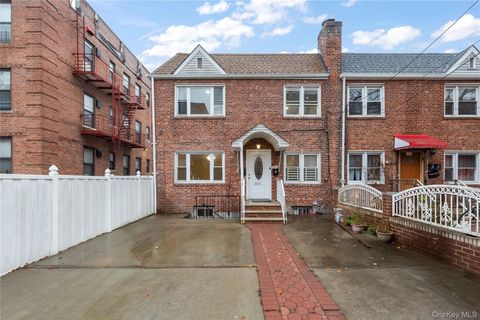 9141 195th Street Hollis NY 11423