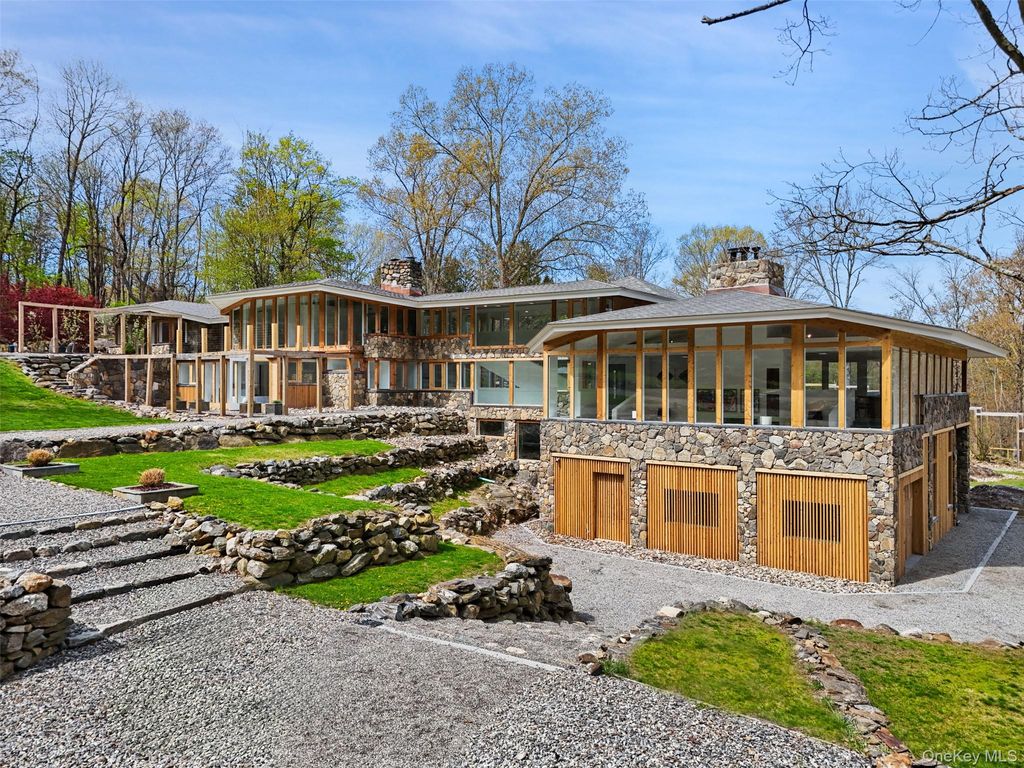 Photo of 496 Haines Road, Bedford Corners, NY 10549 (MLS # 922795)