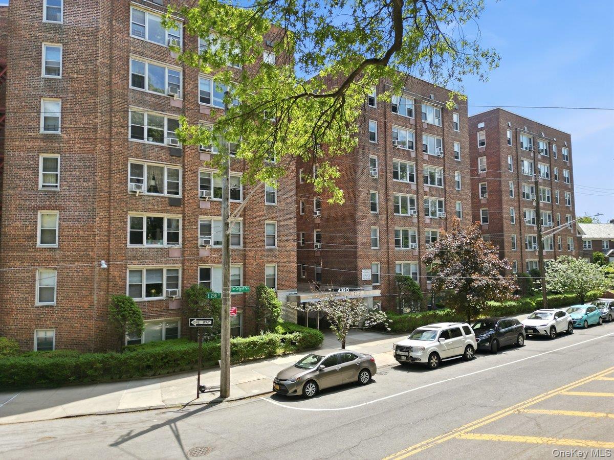 4320 Van Cortlandt E 1J