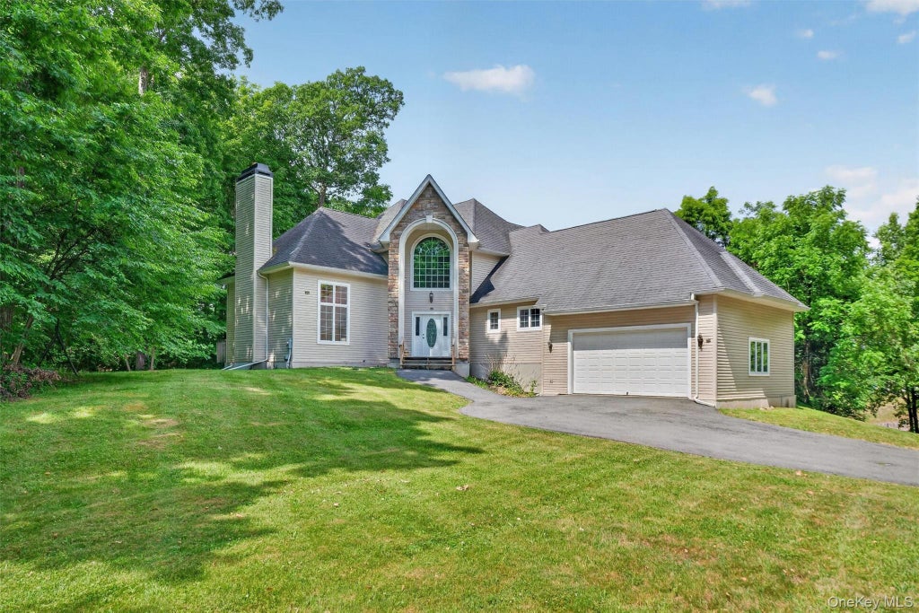 Photo of 21 Huyler Drive, Hyde Park, NY 12538 (MLS # 1053409)