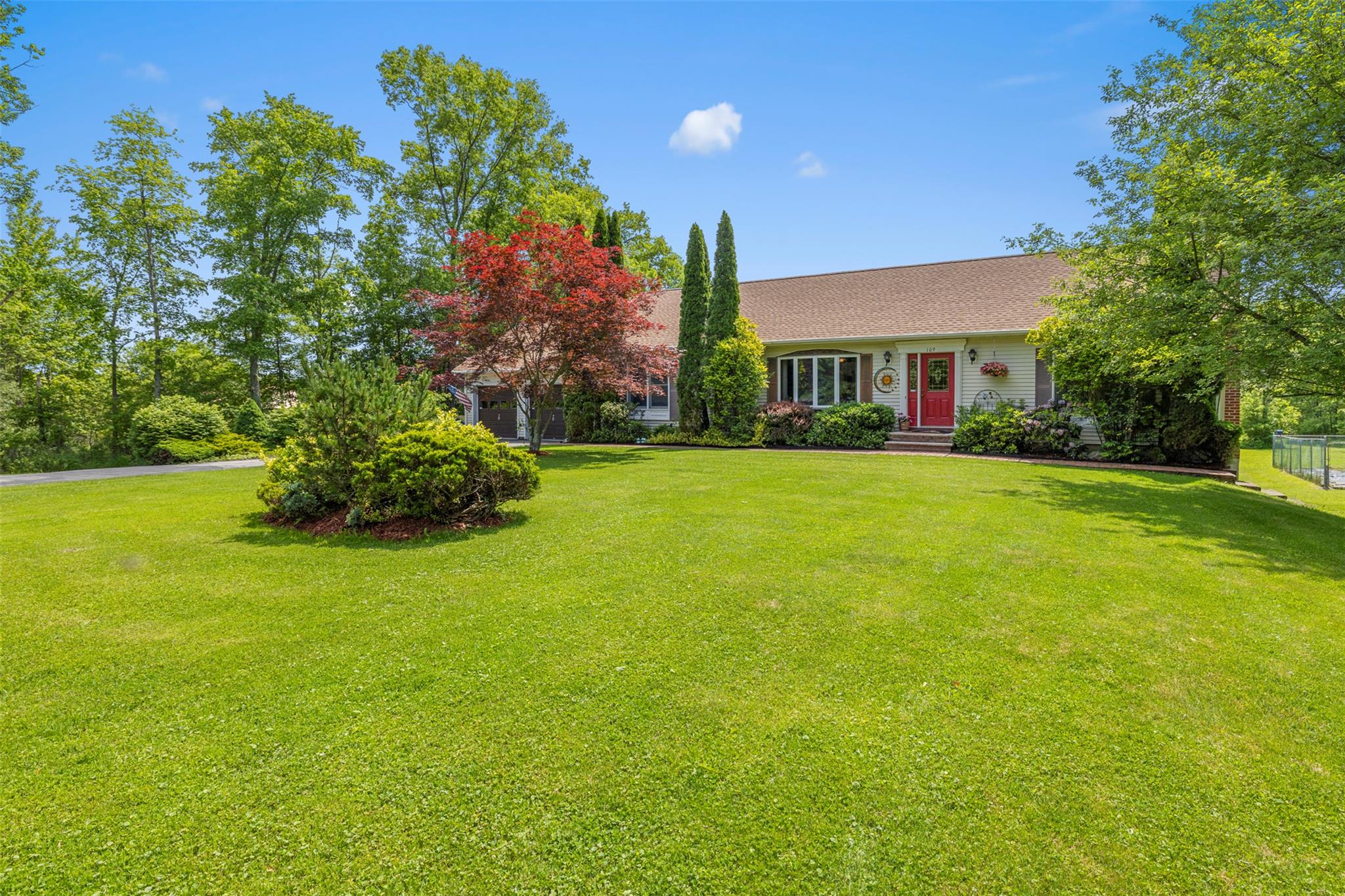 Burnt Meadow Road, Gardiner, New York - 3 Bedrooms  
2 Bathrooms  
5 Rooms - 