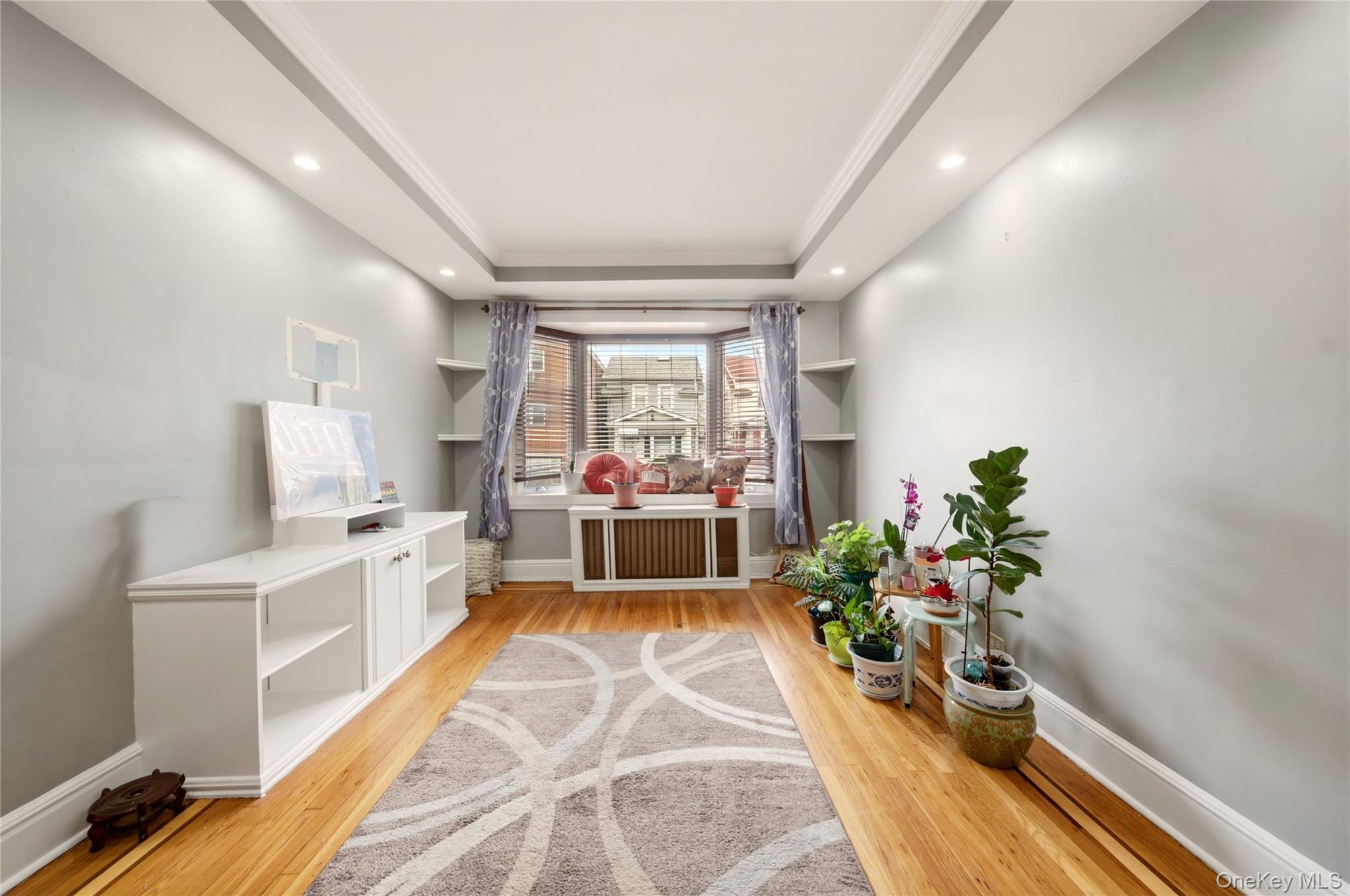 1402 Thieriot Avenue 2