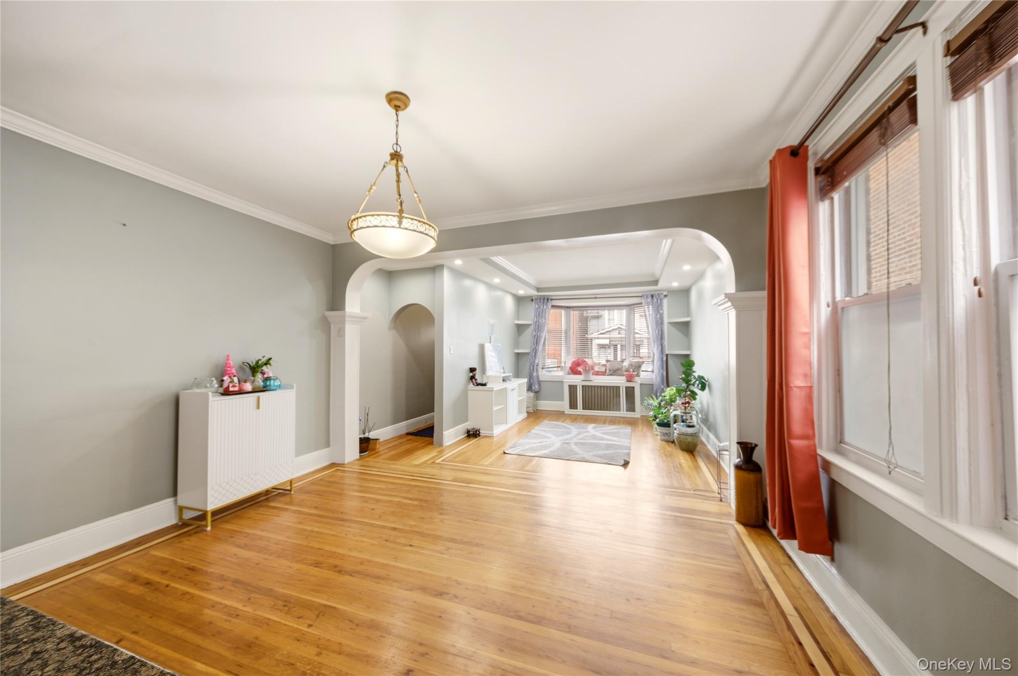 1402 Thieriot Avenue 2